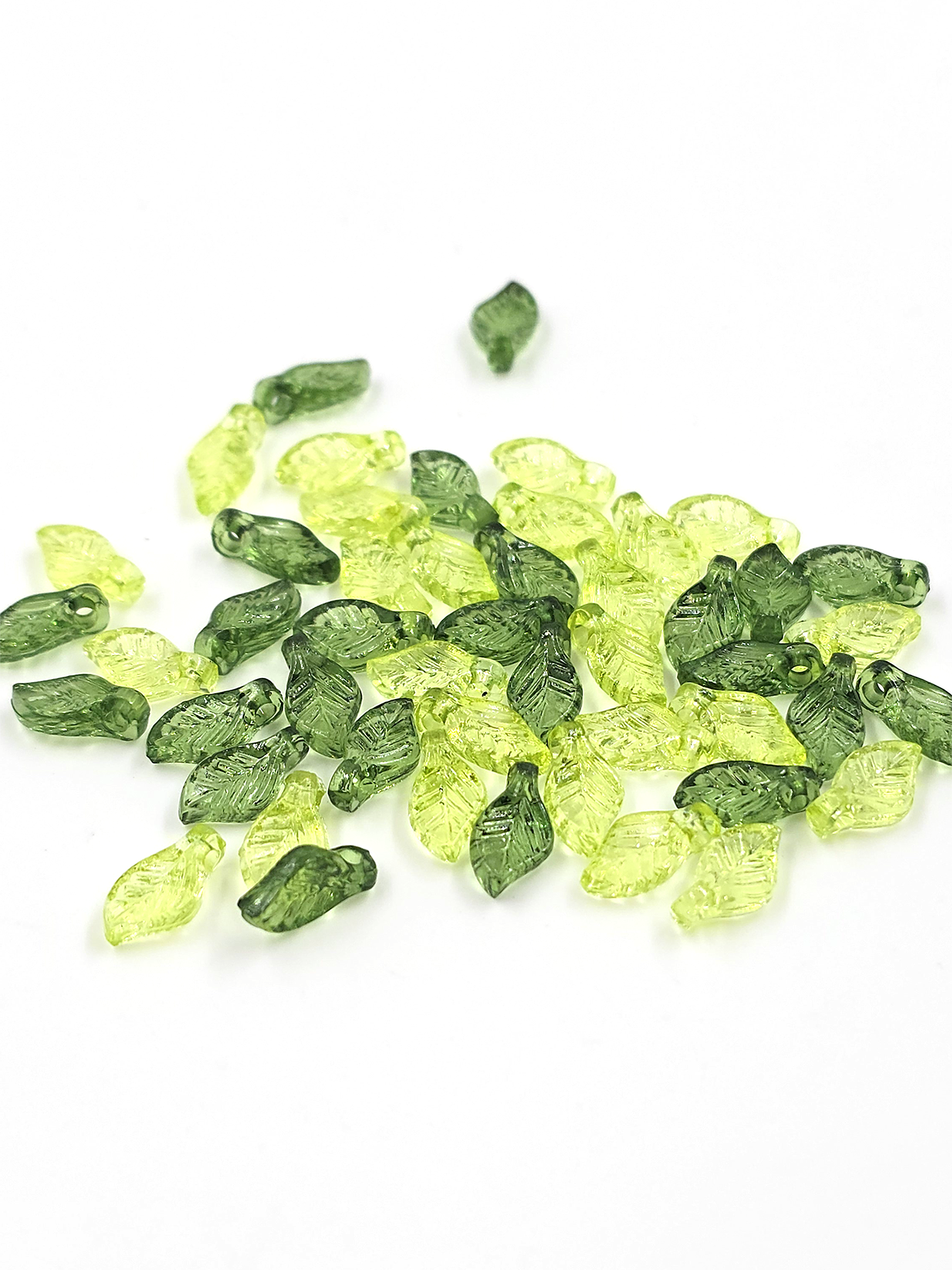 60 x Tiny Transparent Green Mix Acrylic Leaf Beads, 5x10mm