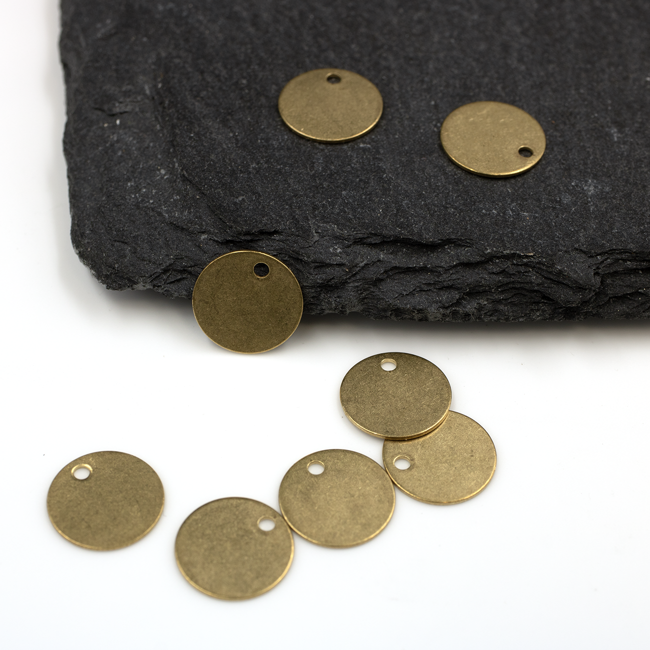 20 x Raw Brass Coin Shaped Charms, 10mm (C0518)