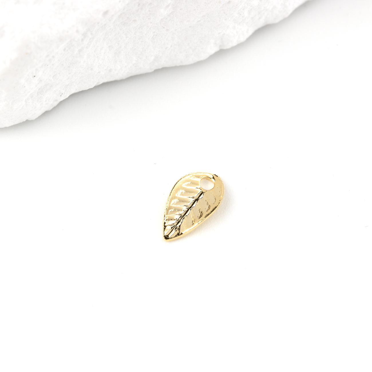20 x 24K Gold Plated Leaf Charms, 7x4mm