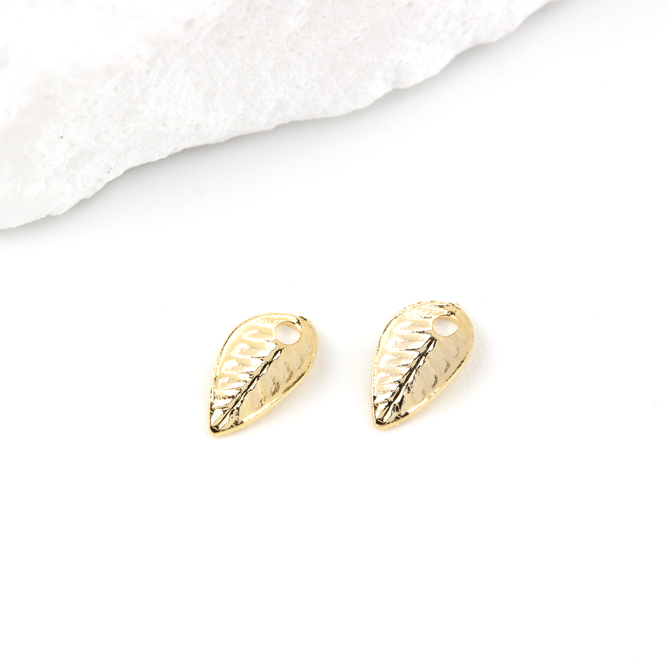 20 x 24K Gold Plated Leaf Charms, 7x4mm