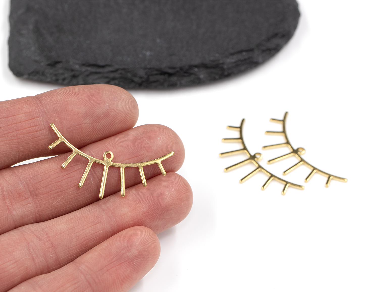 2 x Raw Brass Eyelash Pendants, 37x20mm (C0499)