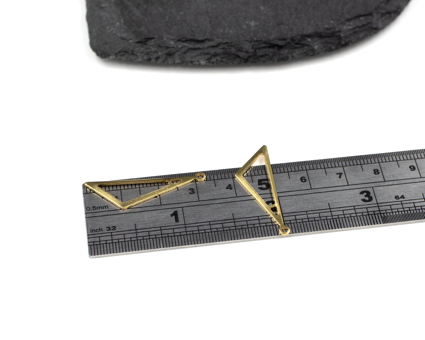 8 x Raw Brass Open Triangle Pendants, 32x10mm (C0500)