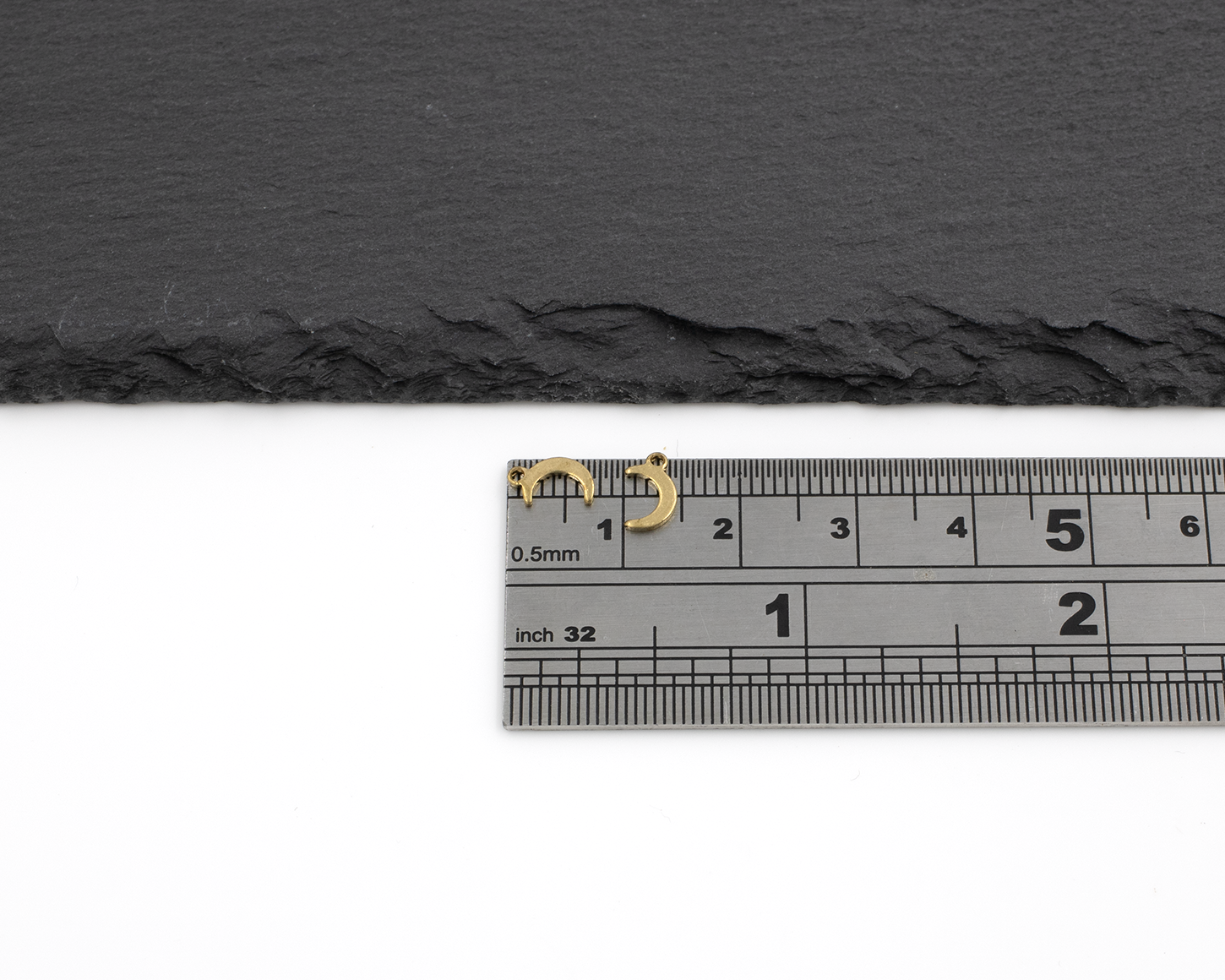 40 x Tiny Raw Brass Crescent Moon Charms, 8x4mm (C0511)