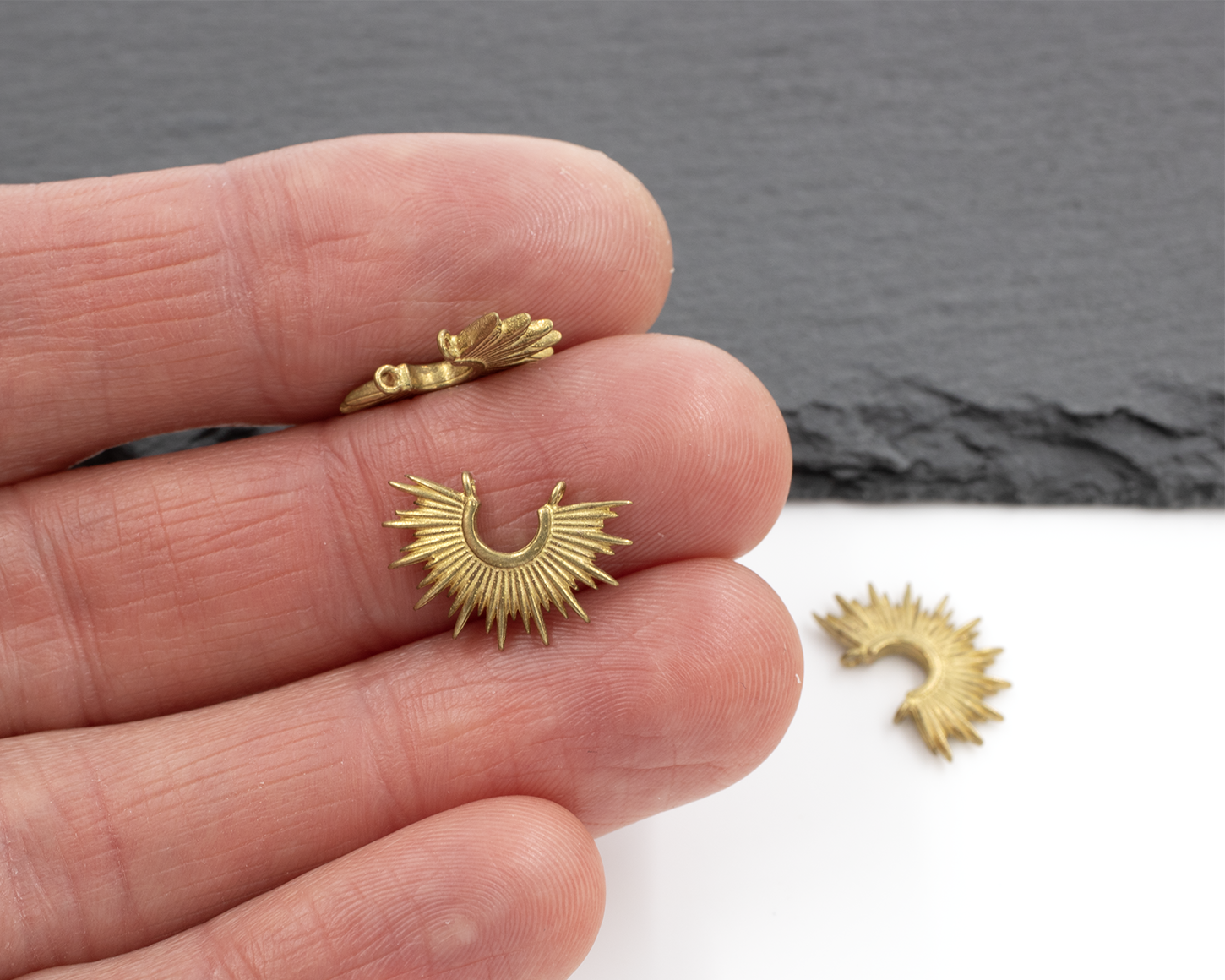 2 x Raw Brass Sun Burst Connectors, 16x11mm (C0514)