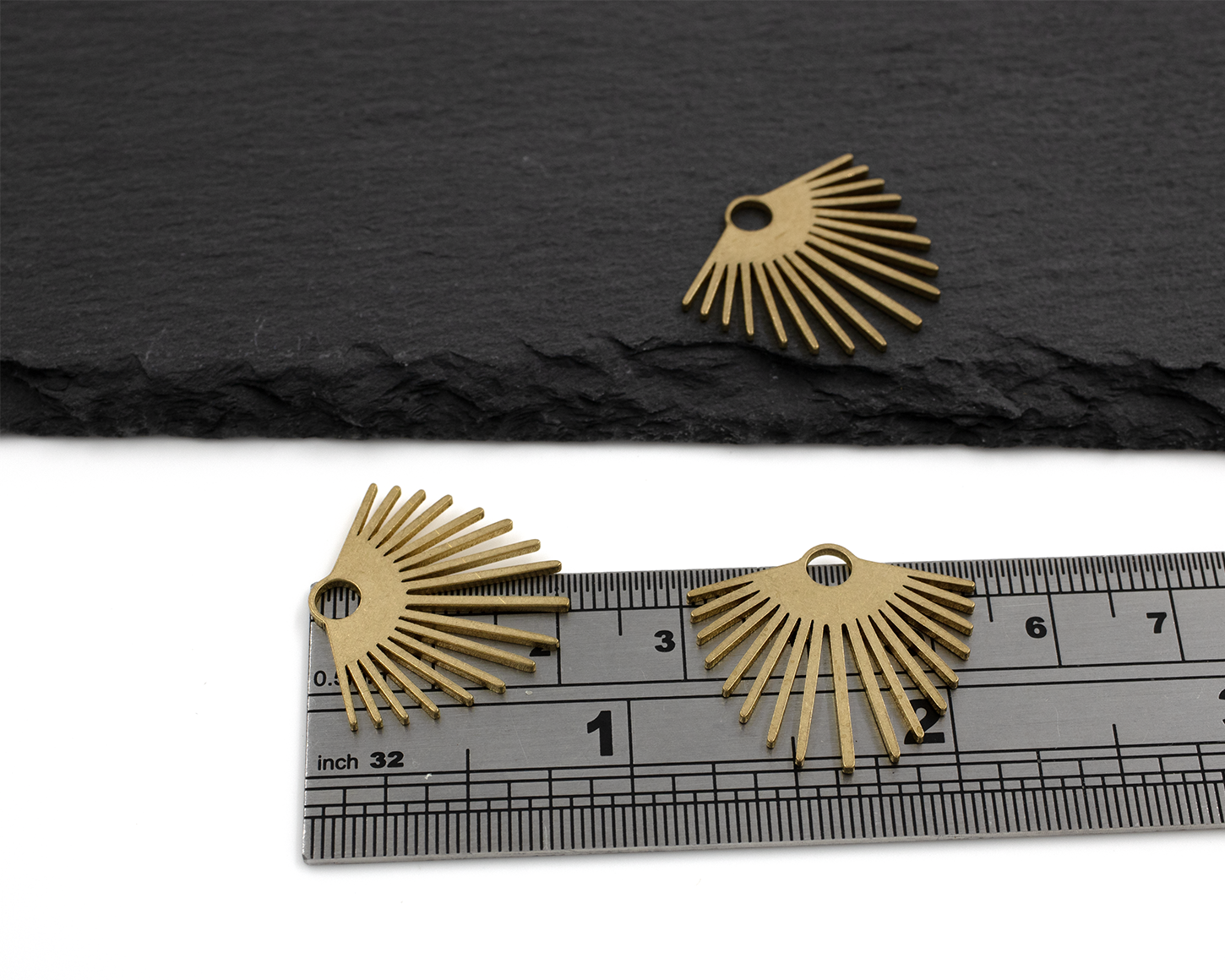 2 x Raw Brass Fan Charms, 21x24mm (C0515)