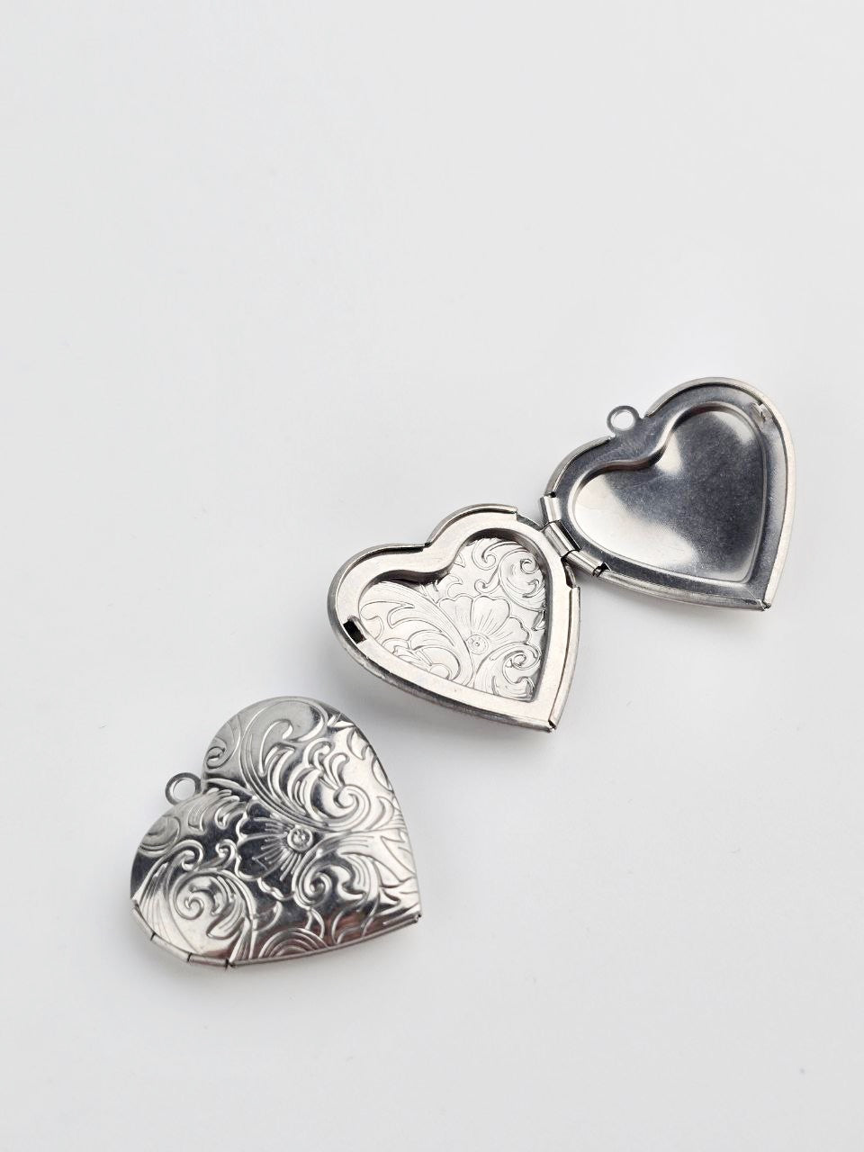 Embossed Stainless Steel Heart Shaped Locket Pendant, 30x28mm