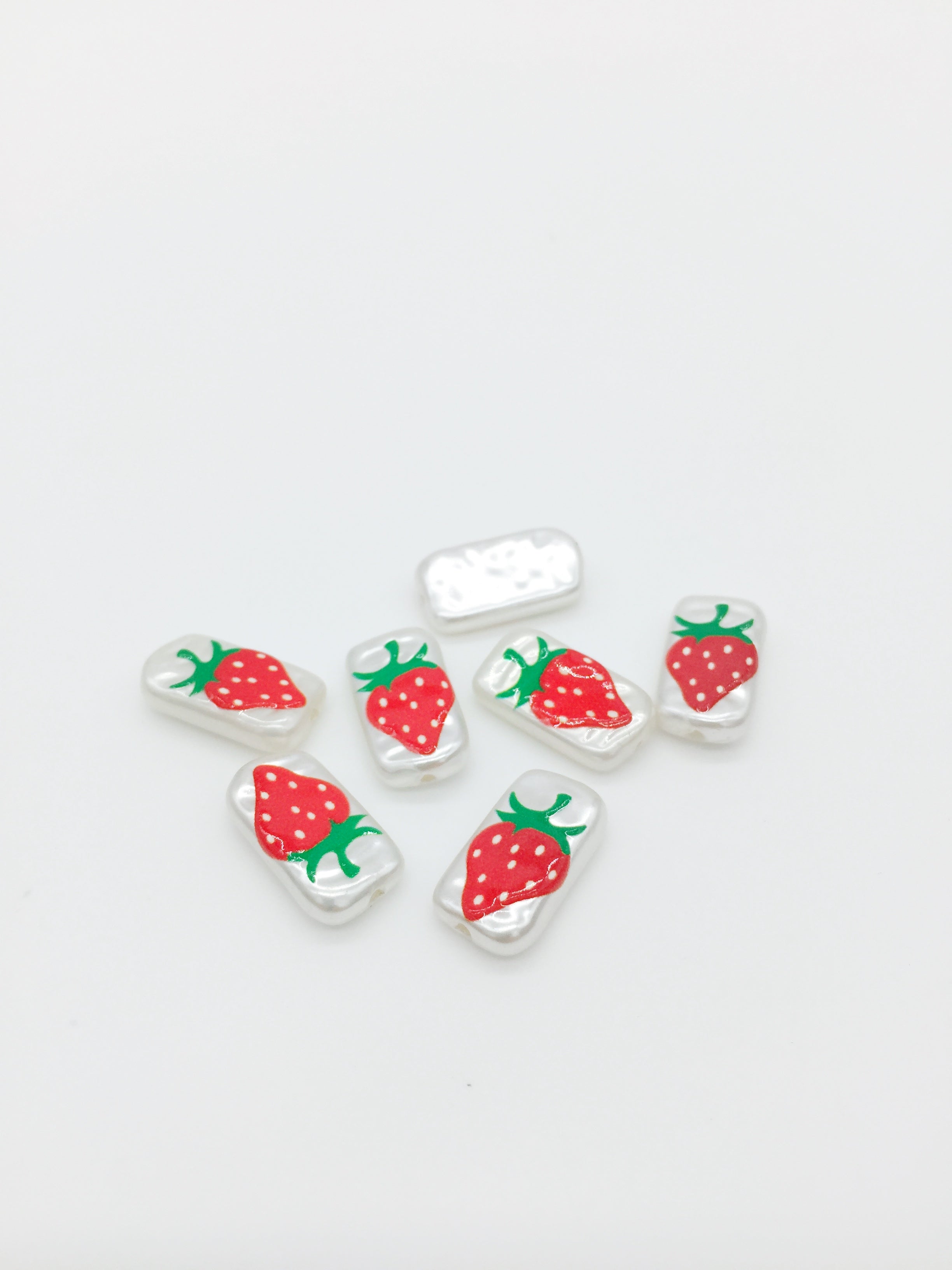 2 x Irregular Pearl Beads with Painted Strawberry Pattern, 17x9mm (0272)