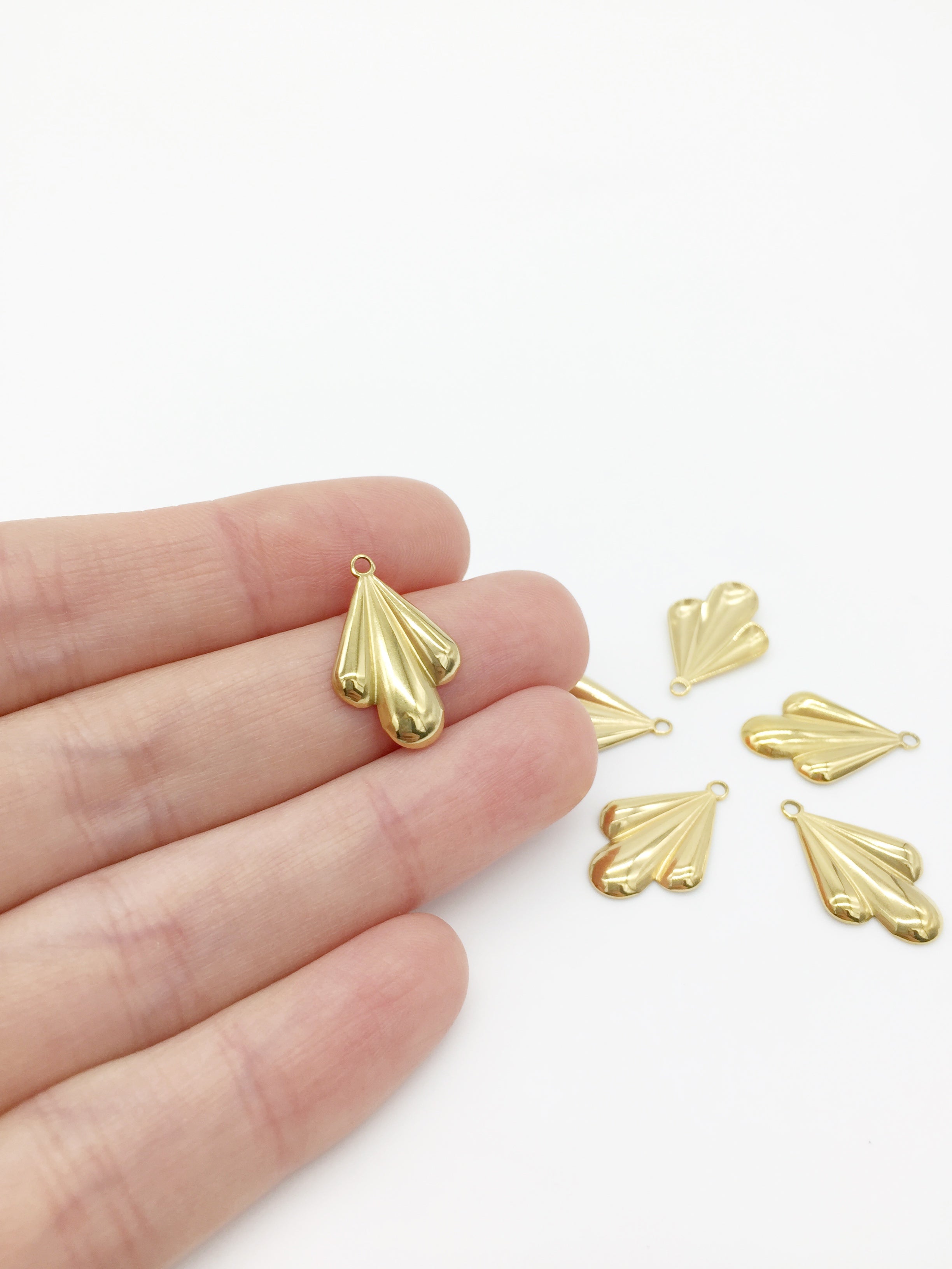 1 x 18K Gold Plated Stainless Steel Domed Fan Charm, 20x13mm (0107G)