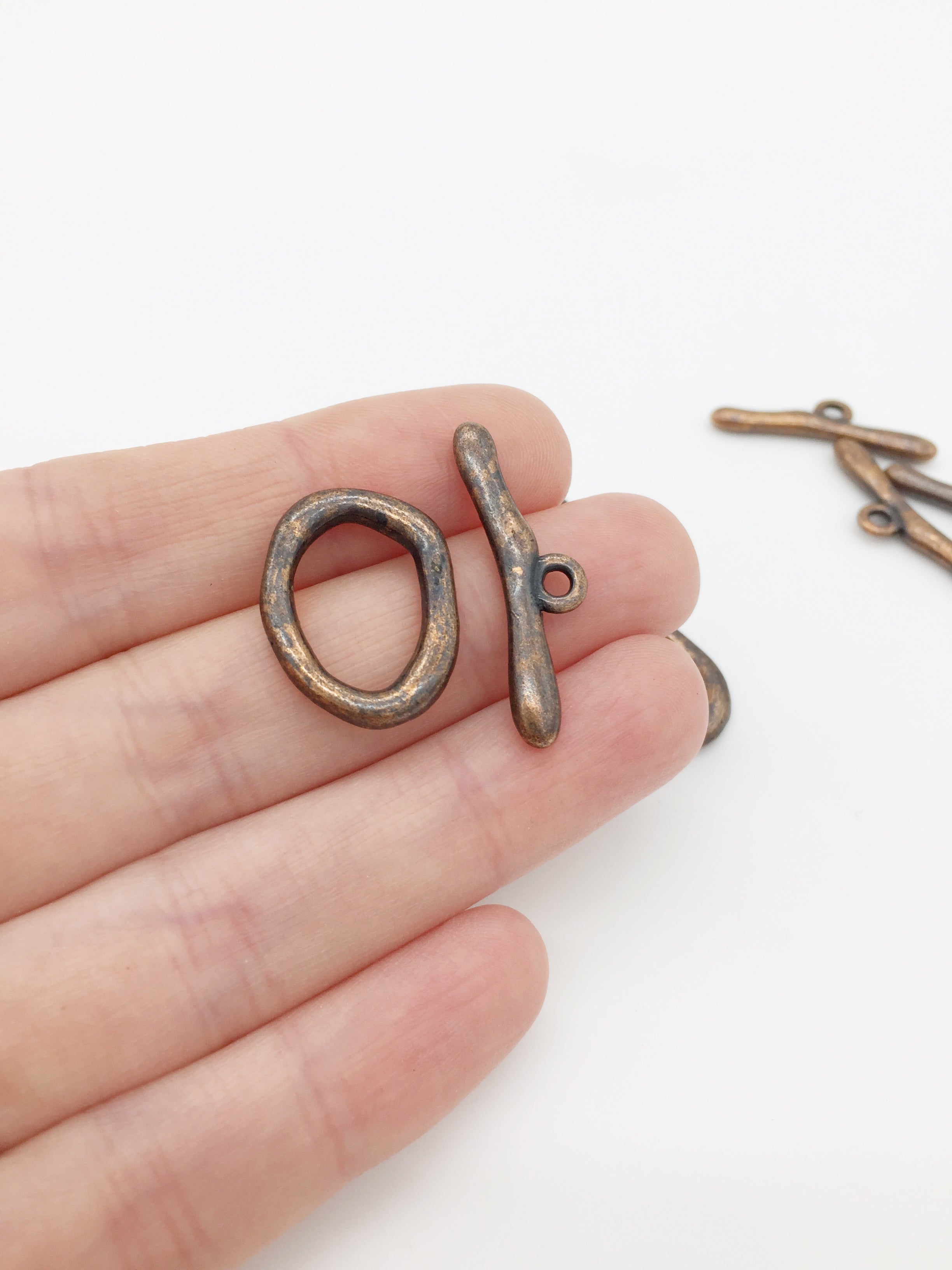 4 x Antique Copper Toggle Clasps for Jewellery Making (4108)
