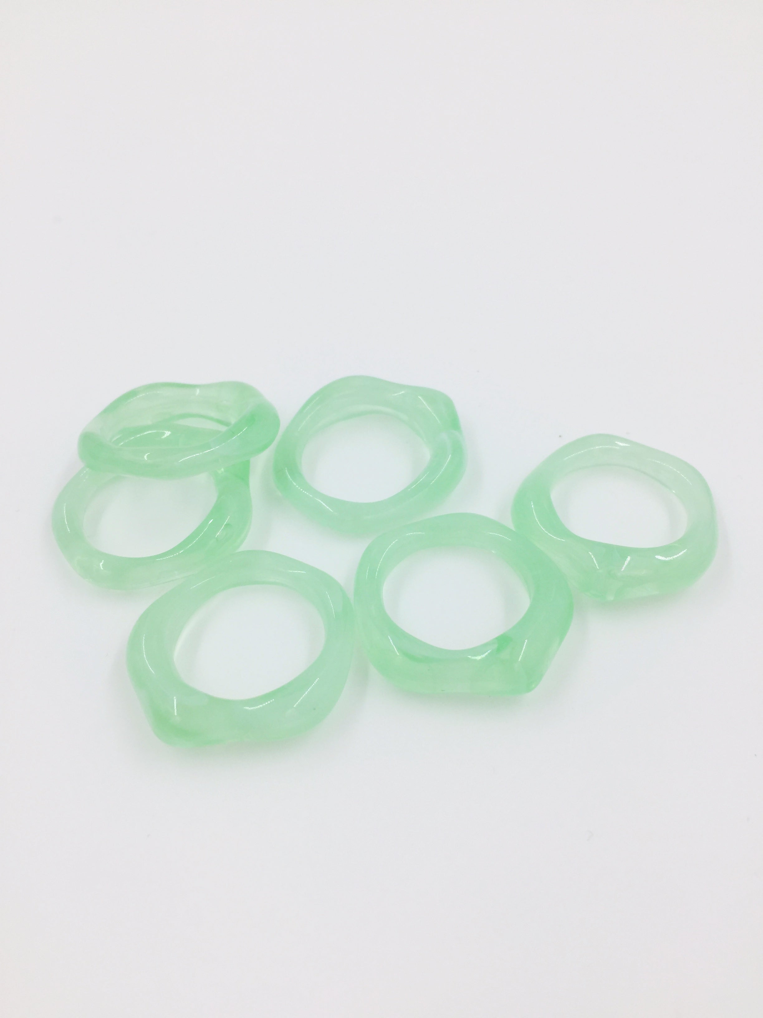 8 x Marbled Green Blush Resin Earring Pendants, Organic Round Shape, 27x25mm (2451)