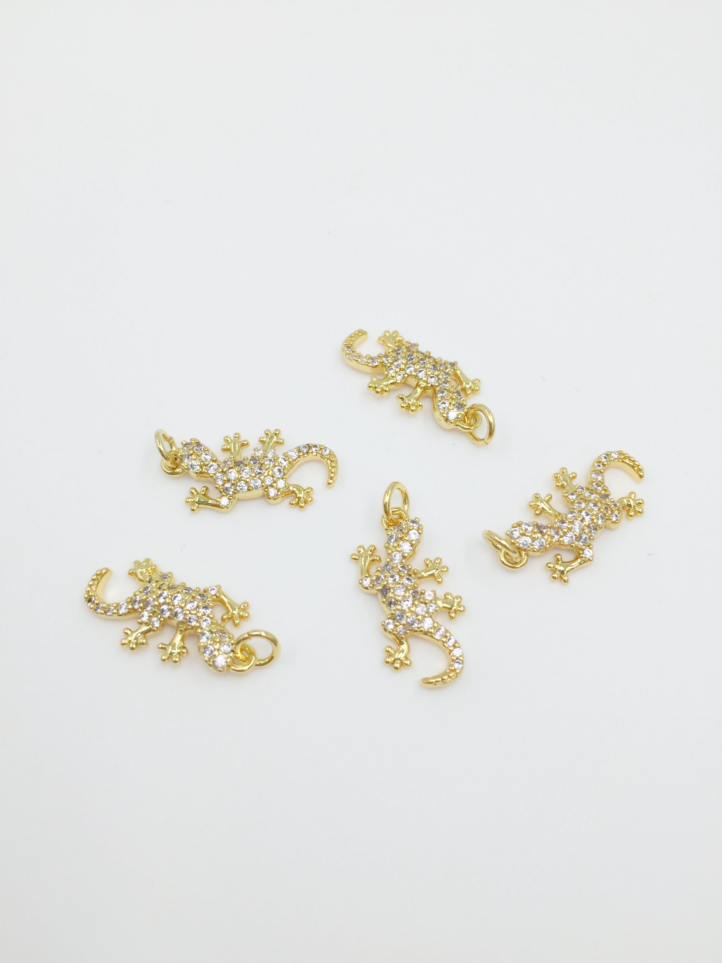 1 x Tiny 18K Gold Plated Cubic Zirconia Gecko Pendant, 17x9mm (0175)