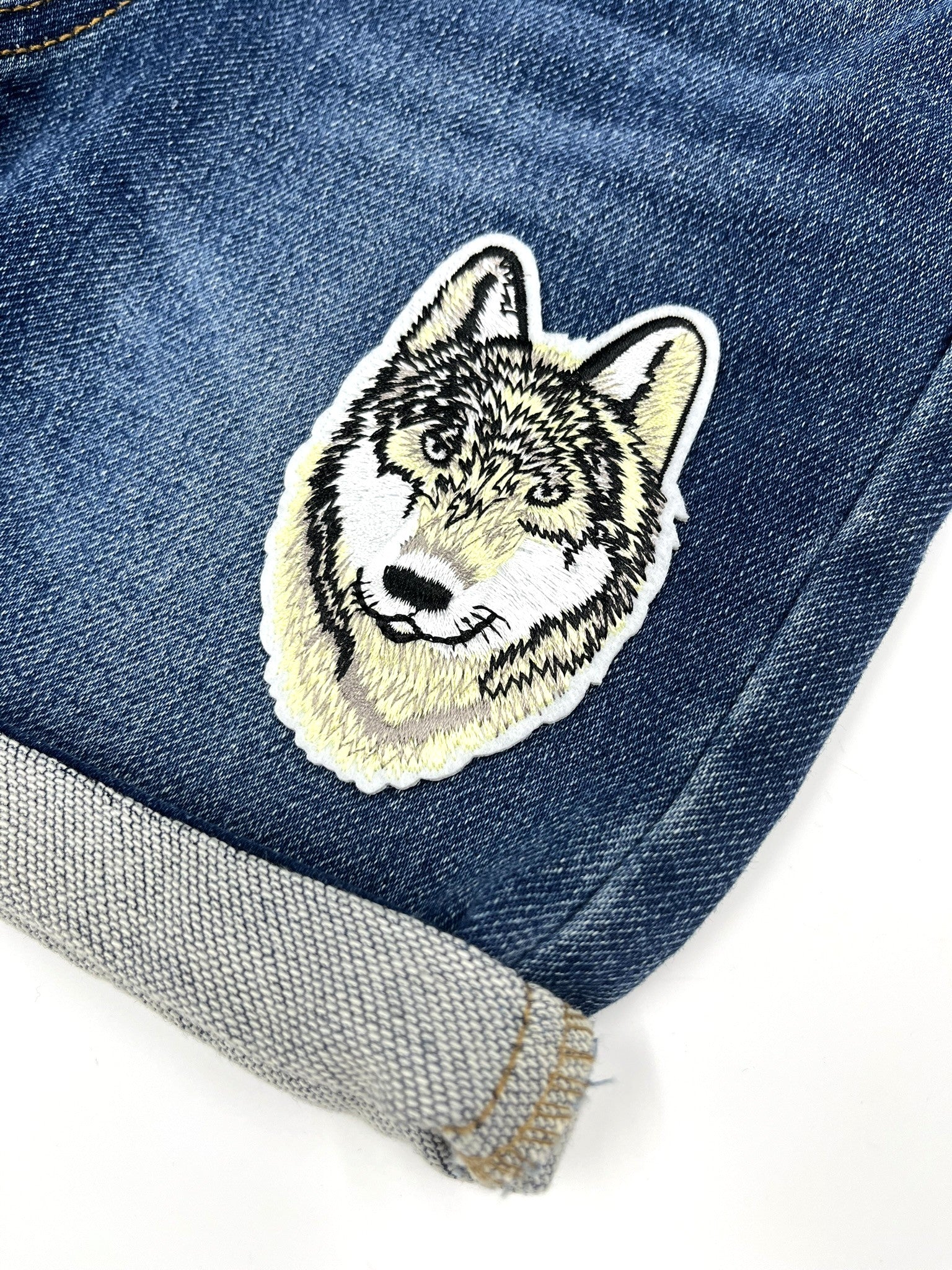 Wolf Embroidered Iron-on Patch