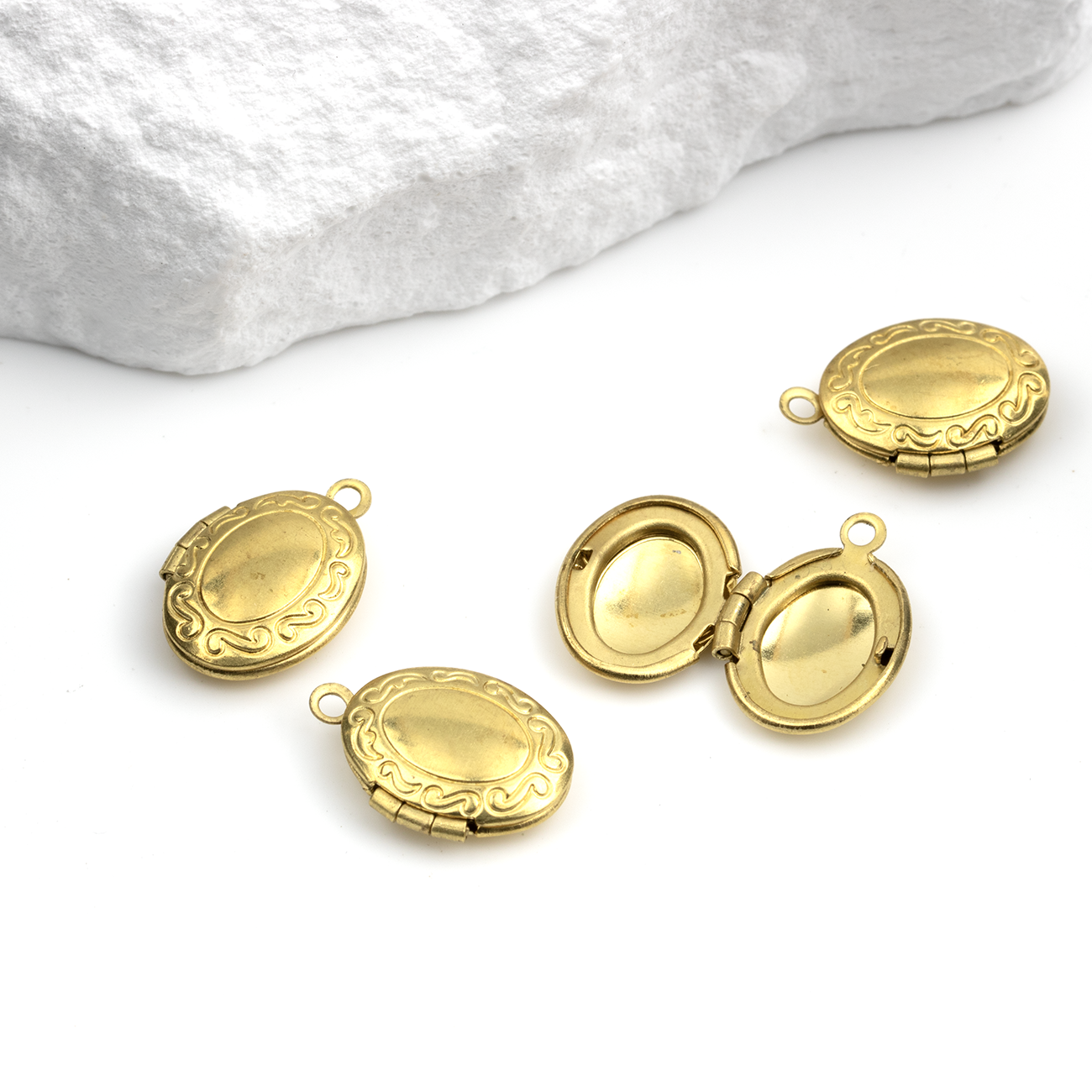 5 x Embossed Border Oval Locket Charms, 16x11mm