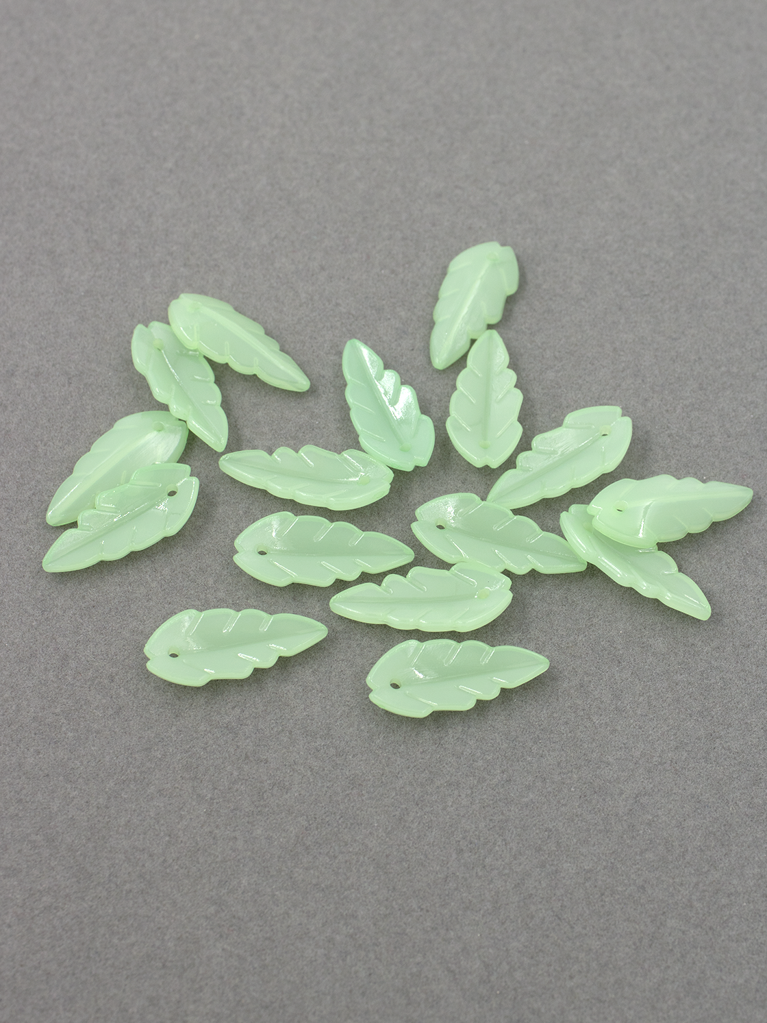 40 x Light Green Jade Imitation Leaf Beads, 24x11mm Lucite Leaf Charms (3189)