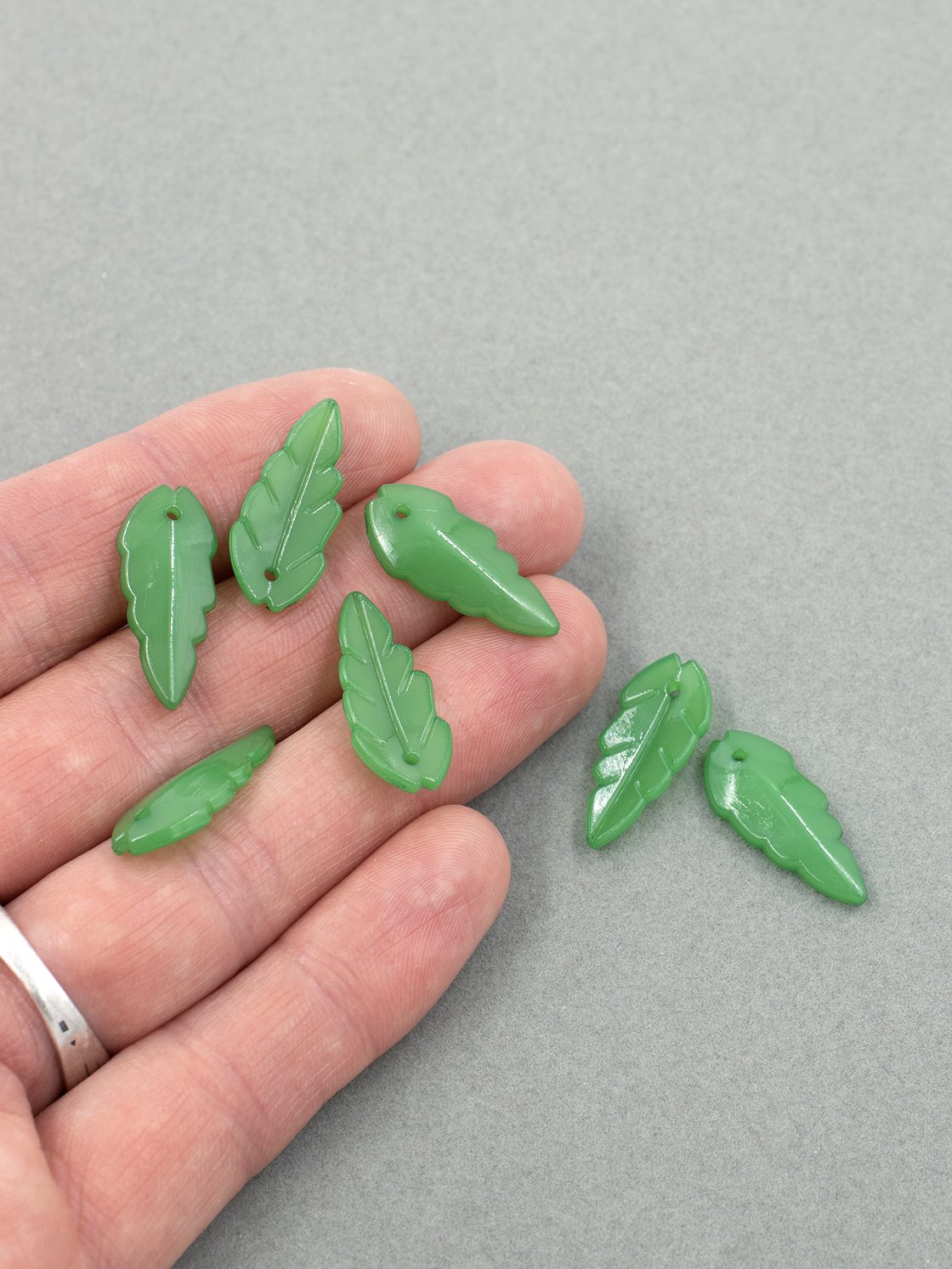 40 x Green Jade Imitation Lucite Leaf Charms, 24x11mm (3188)