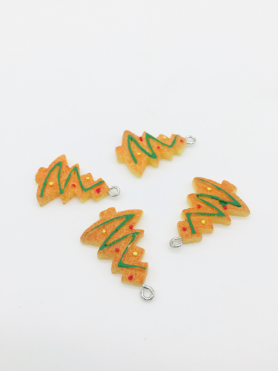 1 x Resin Gingerbread Christmas Tree Pendant, 30x21mm (3363)