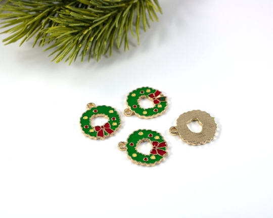 4 x Enamelled Christmas Wreath Charms in Gold, 20x17mm