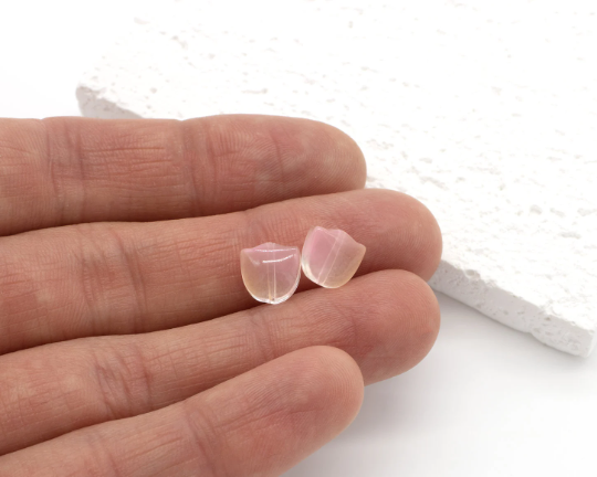 10 x Tulip Shaped Peach Blush Glass Beads, 9x9mm
