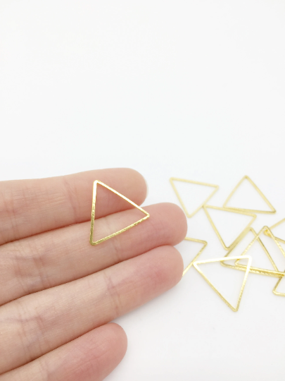 10 x Gold Triangle Jewellery Connectors, 15x18mm (3851)