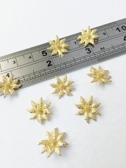 2 x Raw Brass Poinsettia Flower Charms, 15x13.5mm (0170)
