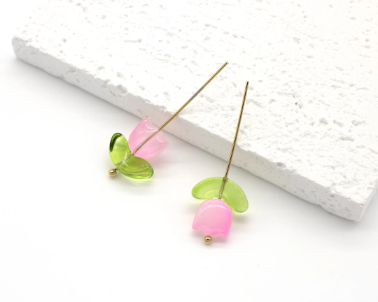 20 x Green Double Leaf Shaped Glass Beads, 13x6mm (3839)