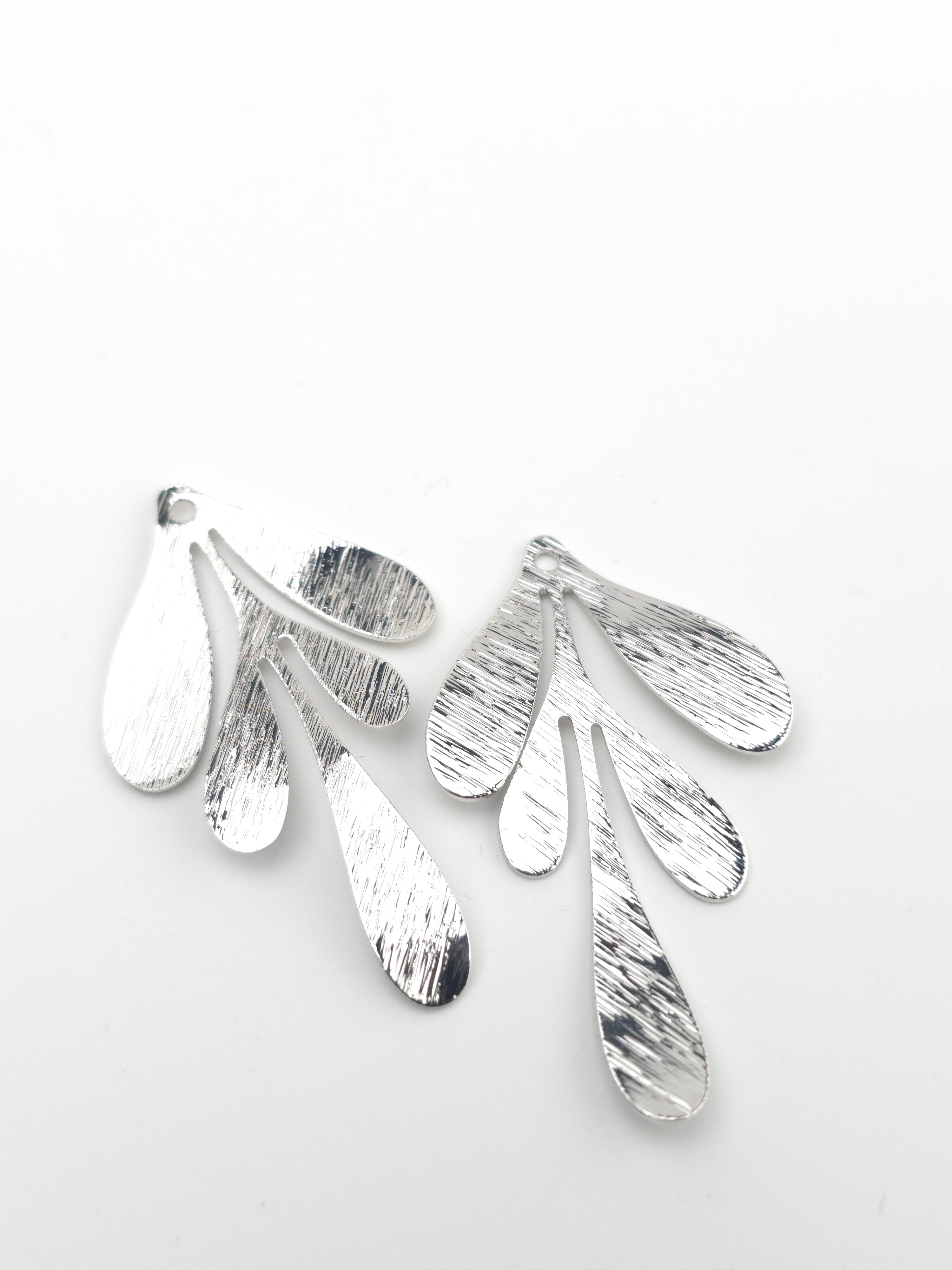 2 x Real Platinum Plated Medium Size Leaf Pendants (0223)
