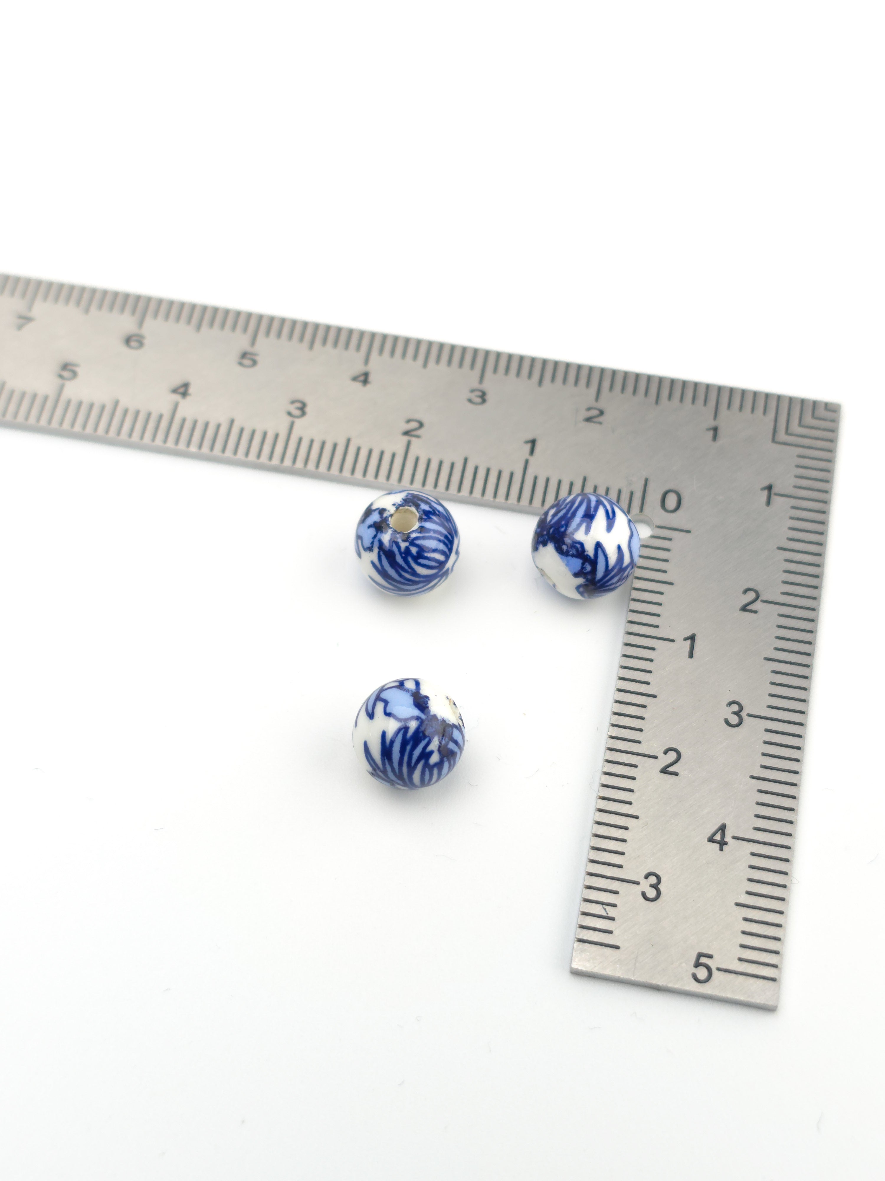 6 x Round White Ceramic Beads with Navy Blue Leaf Pattern, 8mm (0148)