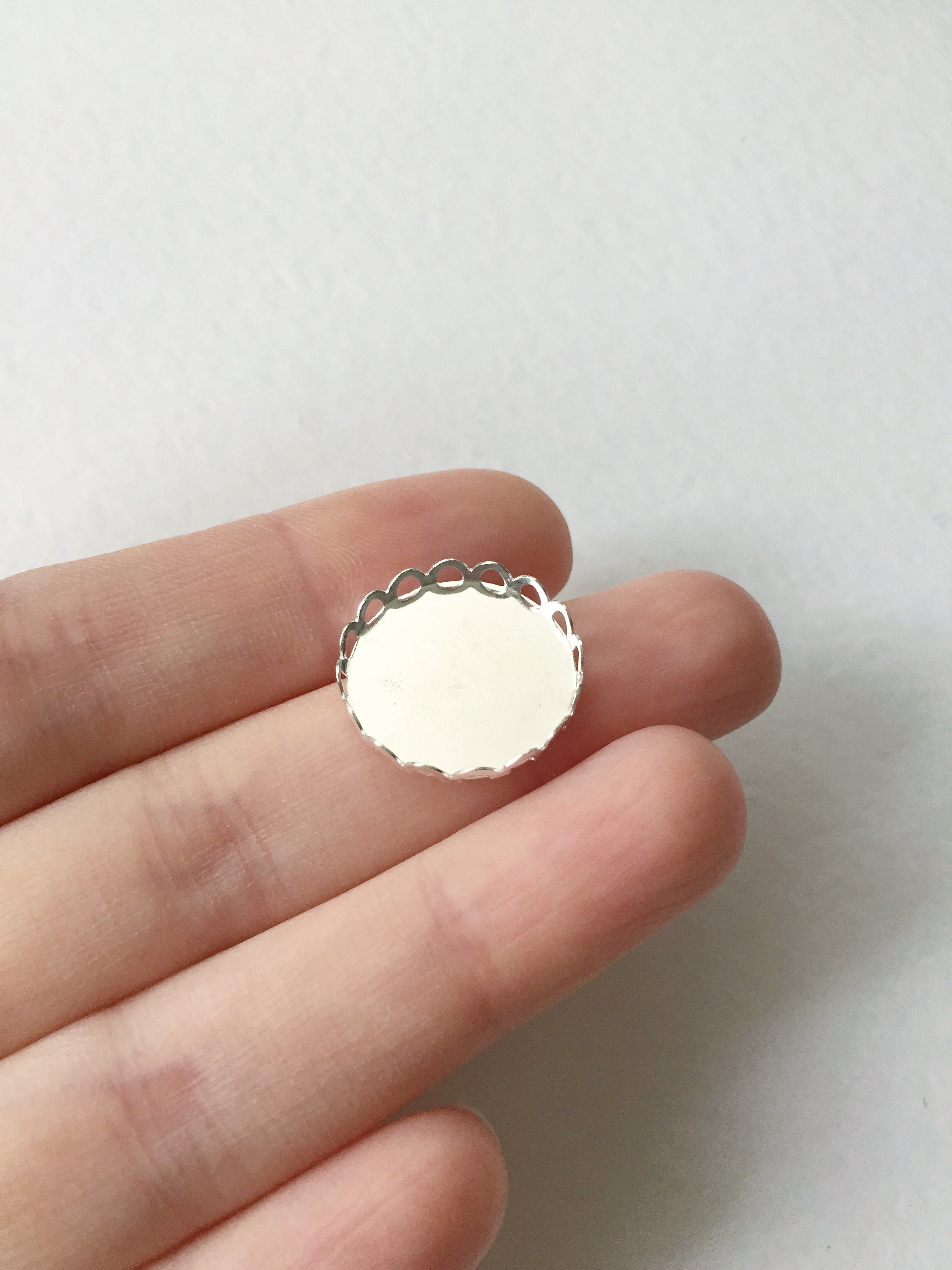 10 x Silver Plated Lace Edge Round Cabochon Setting, 18mm (0850)