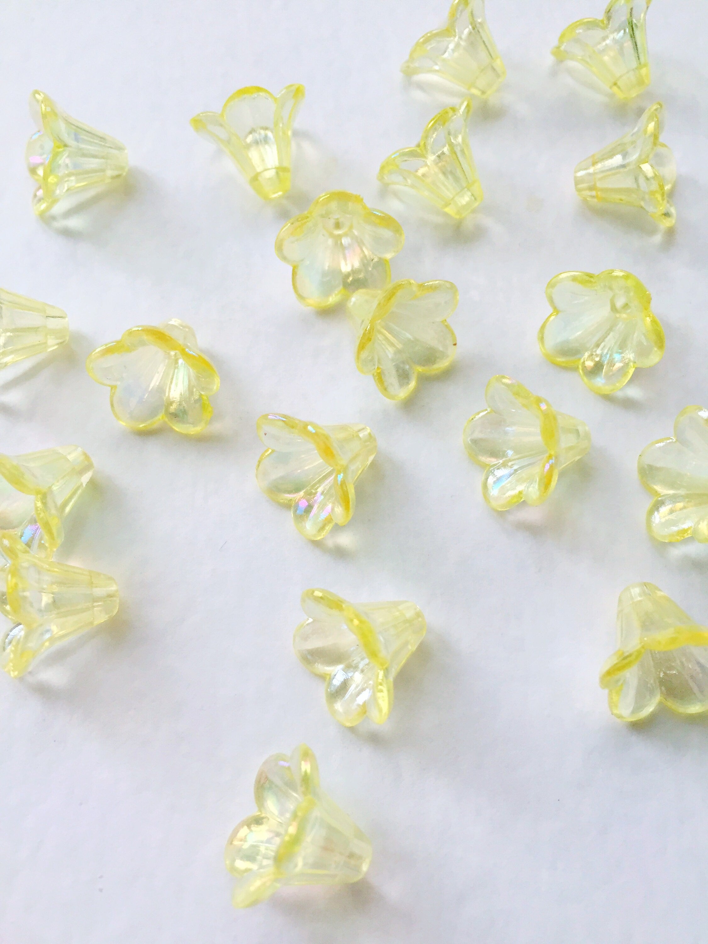 20 x AB Light Yellow Bell Flower Beads, 14x12mm Yellow Lucite Flowers