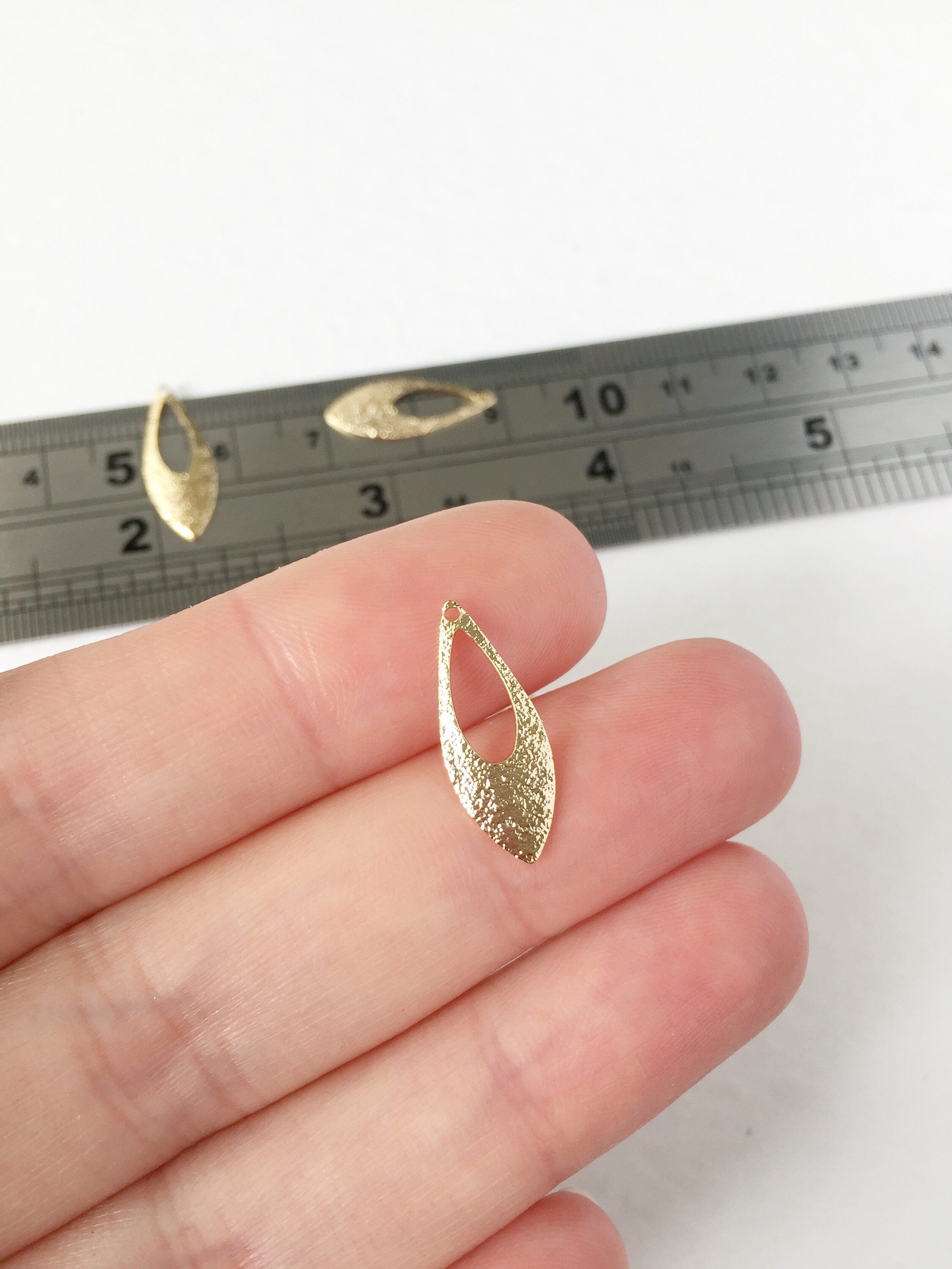 10 x Textured Gold Plated Spiky Drop Pendants, 19x7.5mm (0187)