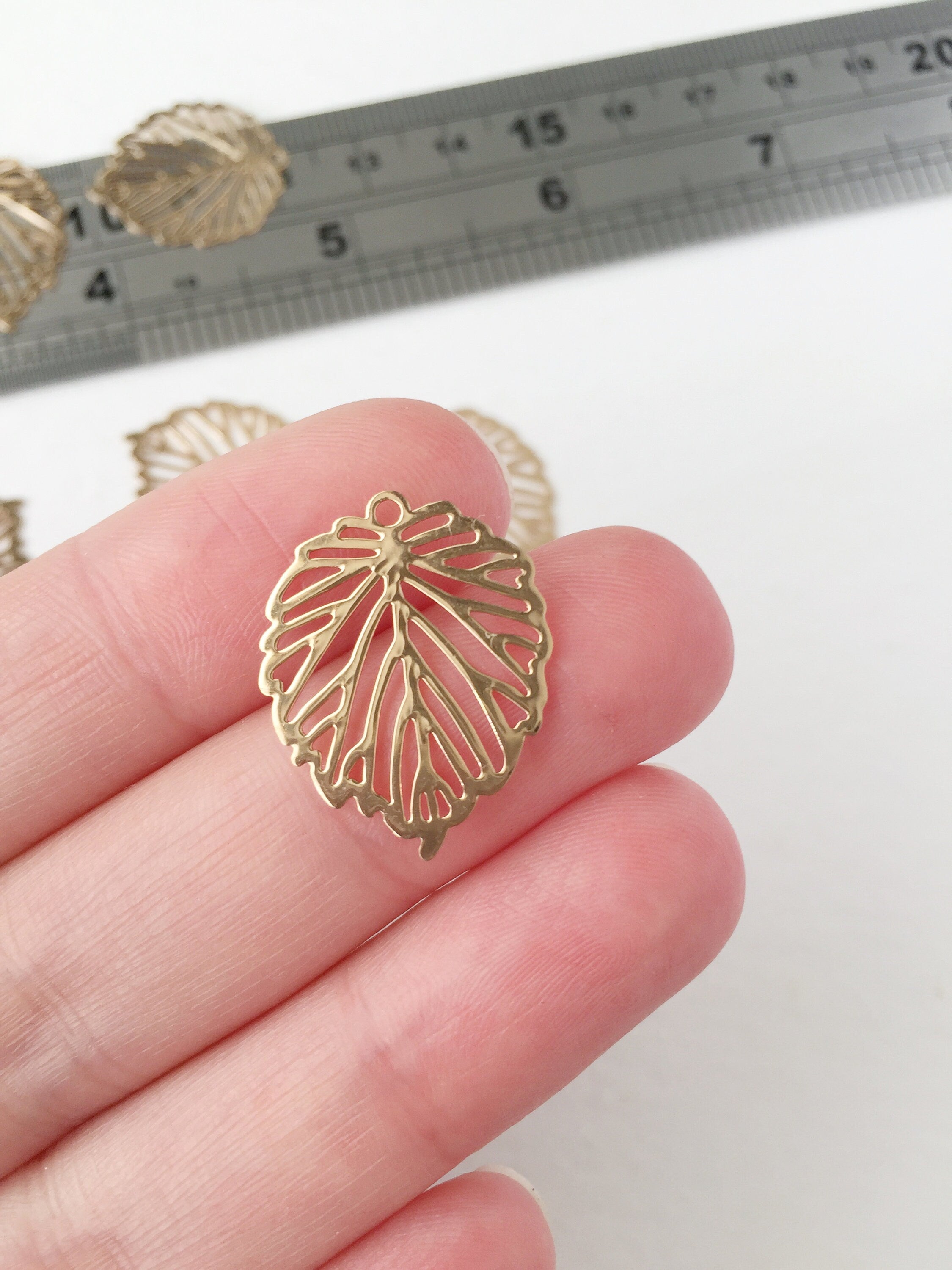 4 x 18K Gold Plated Filigree Leaf Pendants, 22x18mm (0104)