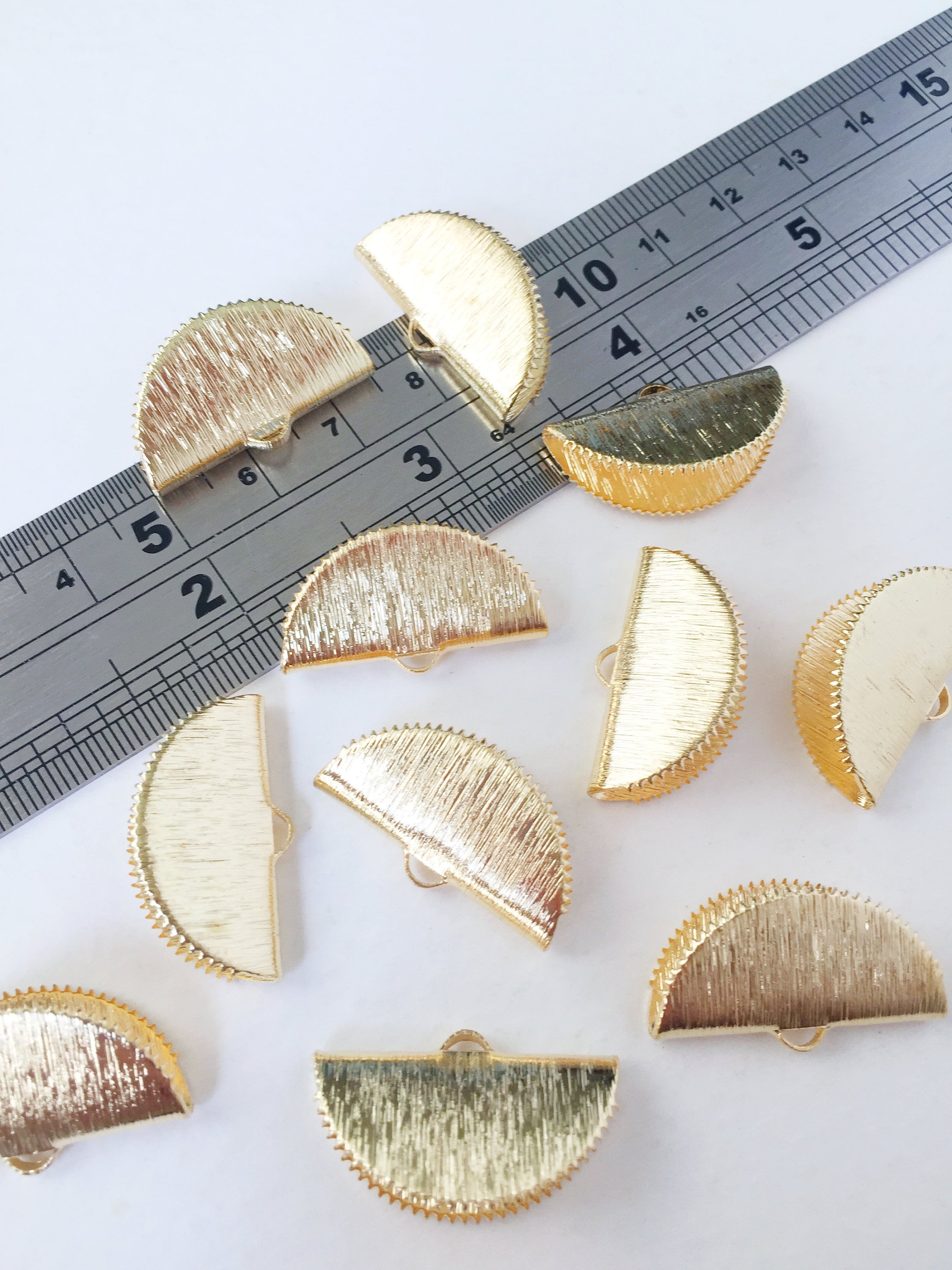 2 x Gold Plated Fan Shaped Ribbon End Charms, 15x25mm (0672)