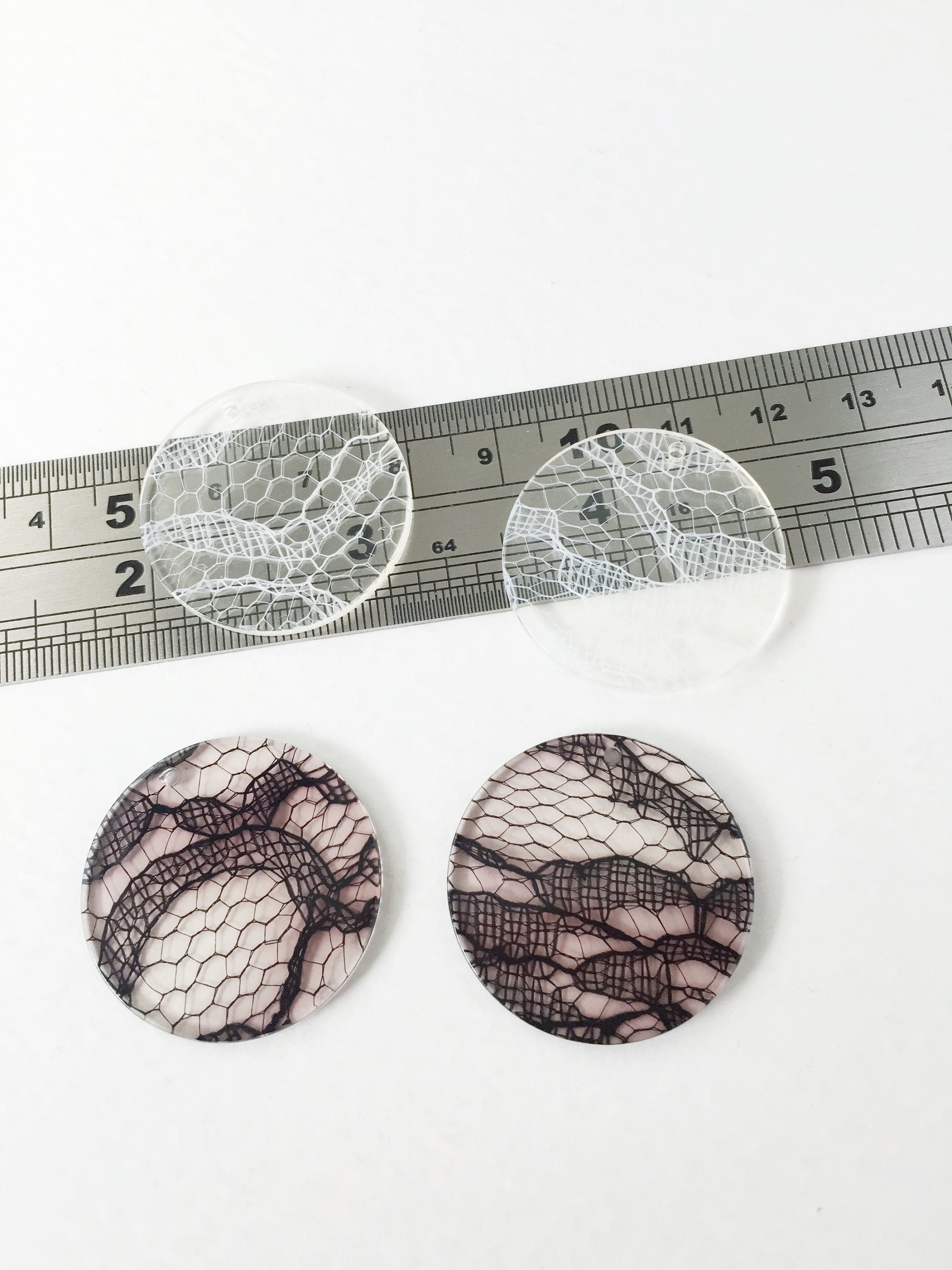2 x Resin Circle Pendants with Built in Lace, 30mm