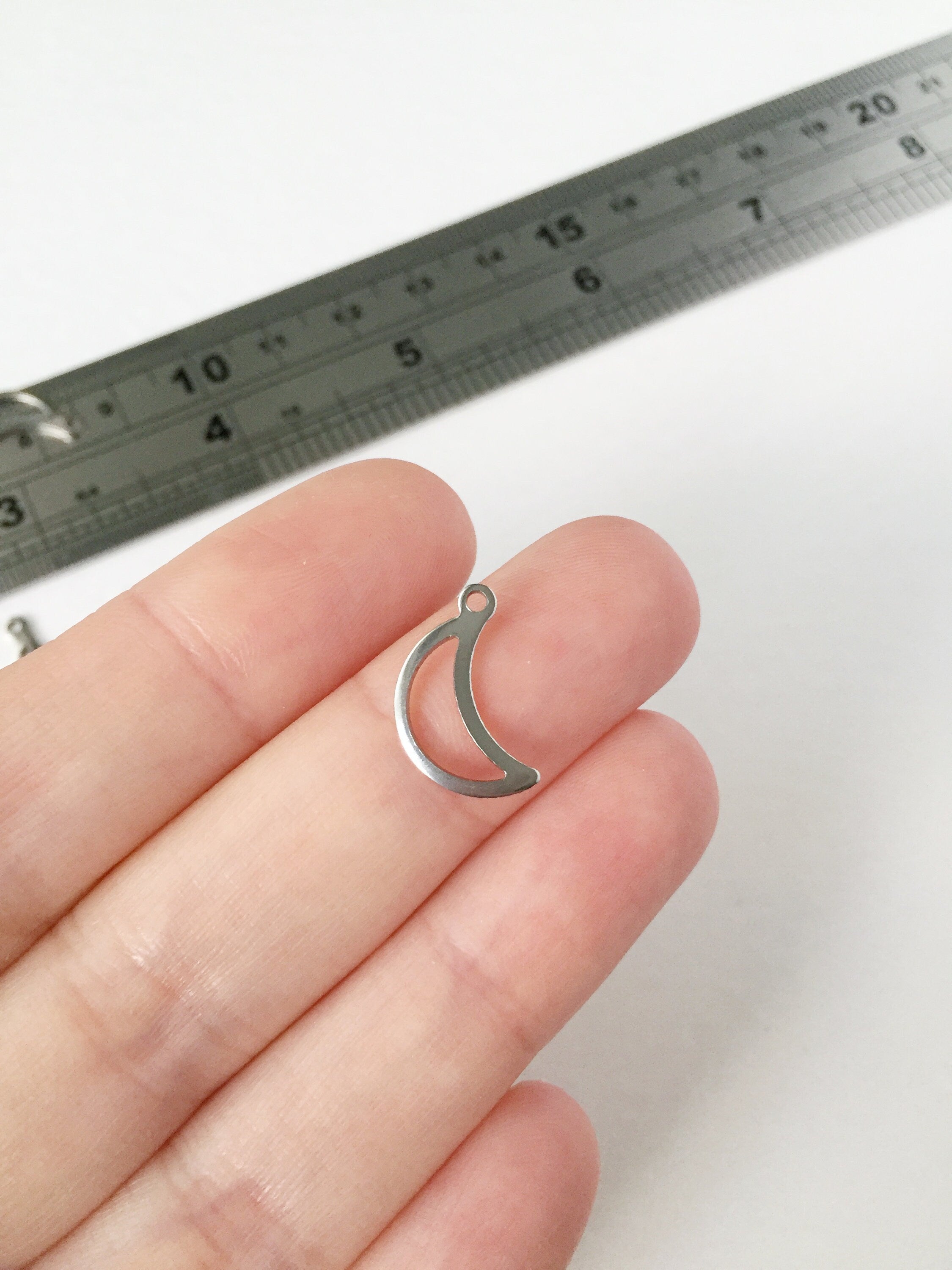 12 x Stainless Steel Openwork Crescent Moon Charms, 15x9mm