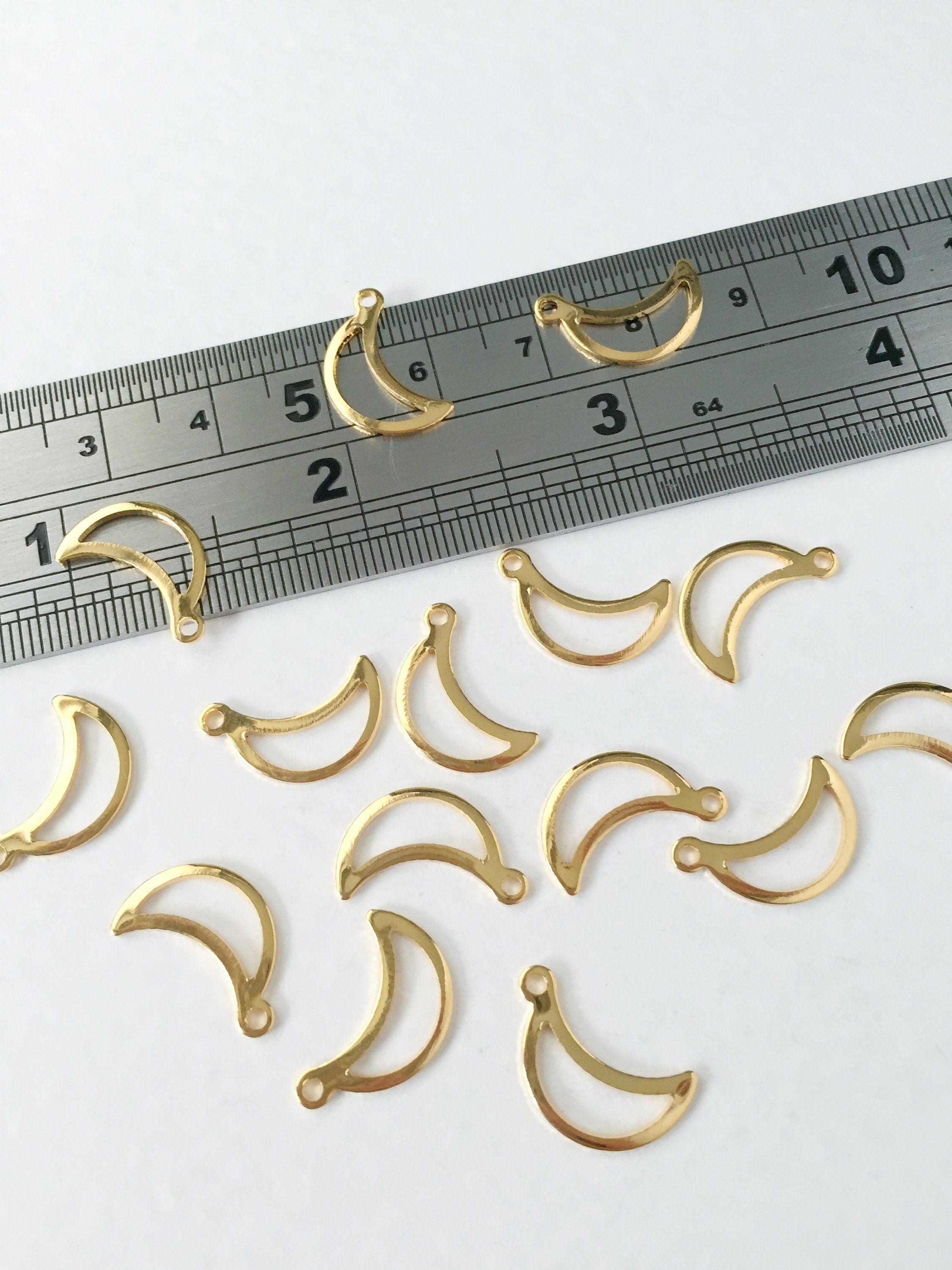 8 x Gold Plated Stainless Steel Openwork Crescent Moon Charms, 15x9mm