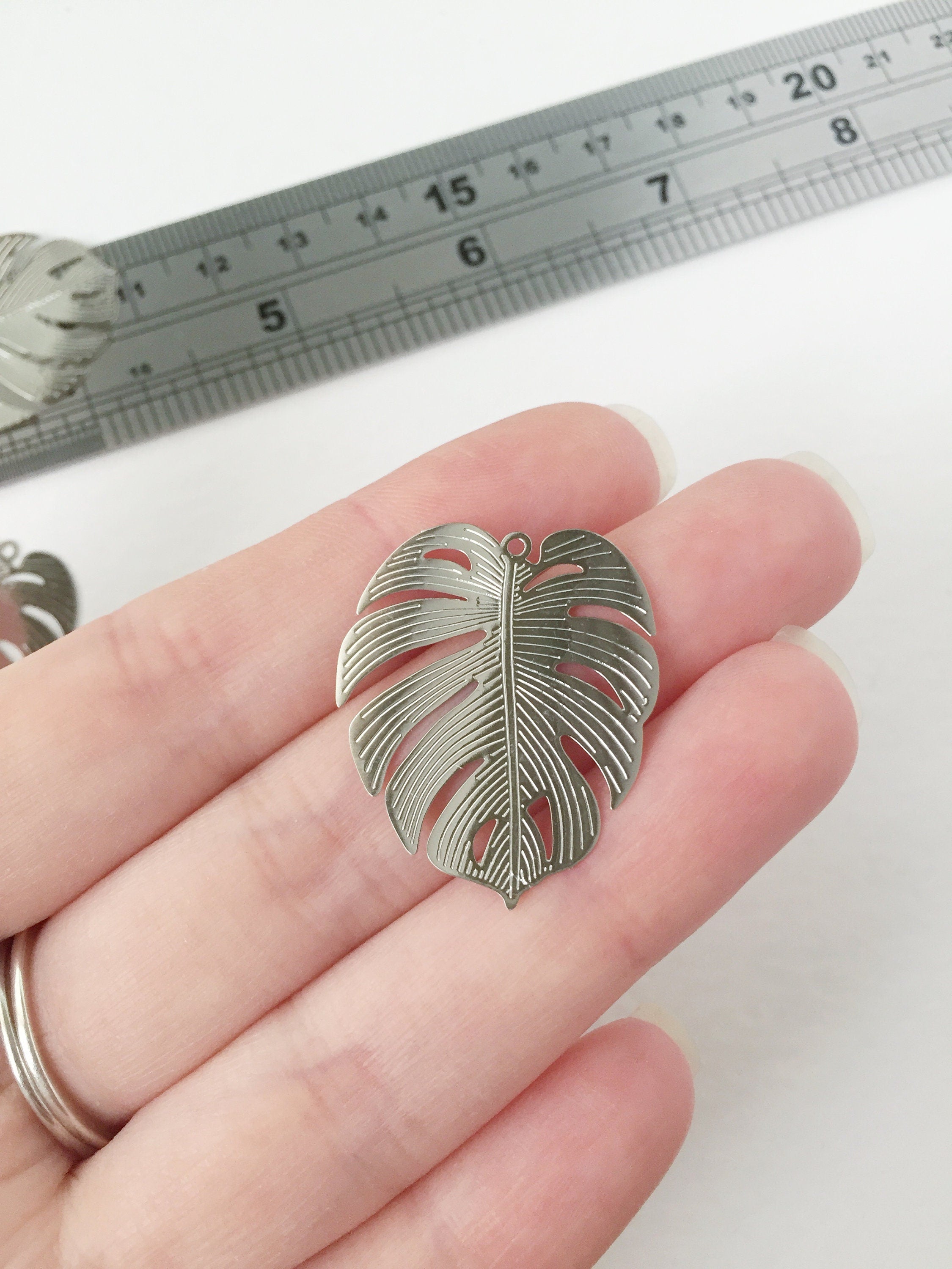 2 x Platinum Plated Large Monstera Leaf Pendants, 30x25mm (0158)