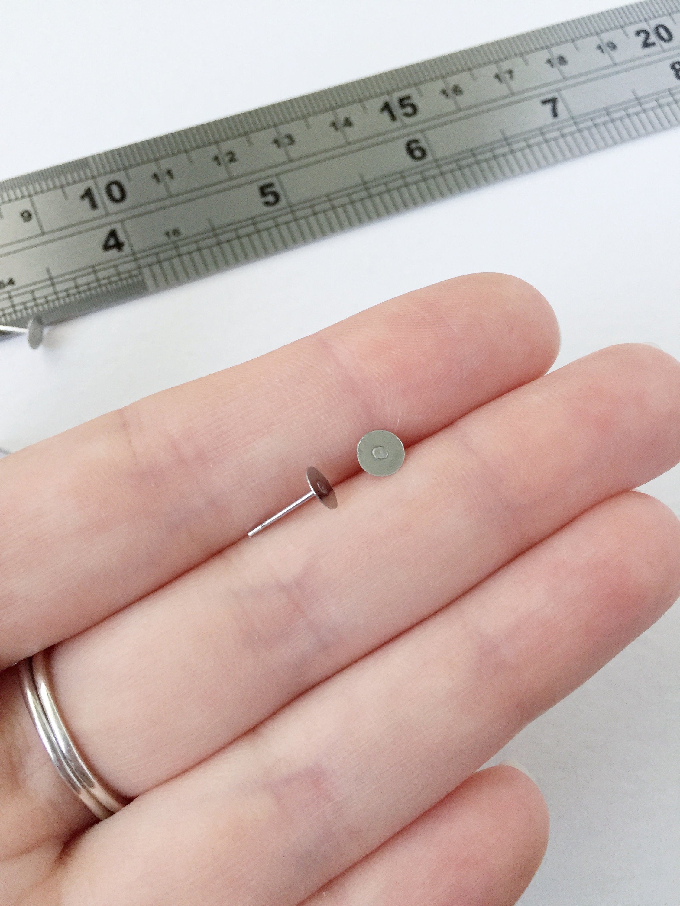 20 pairs x Stainless Steel Flat Pad Earring Studs, 5x10mm Pad Earring Posts (2281)