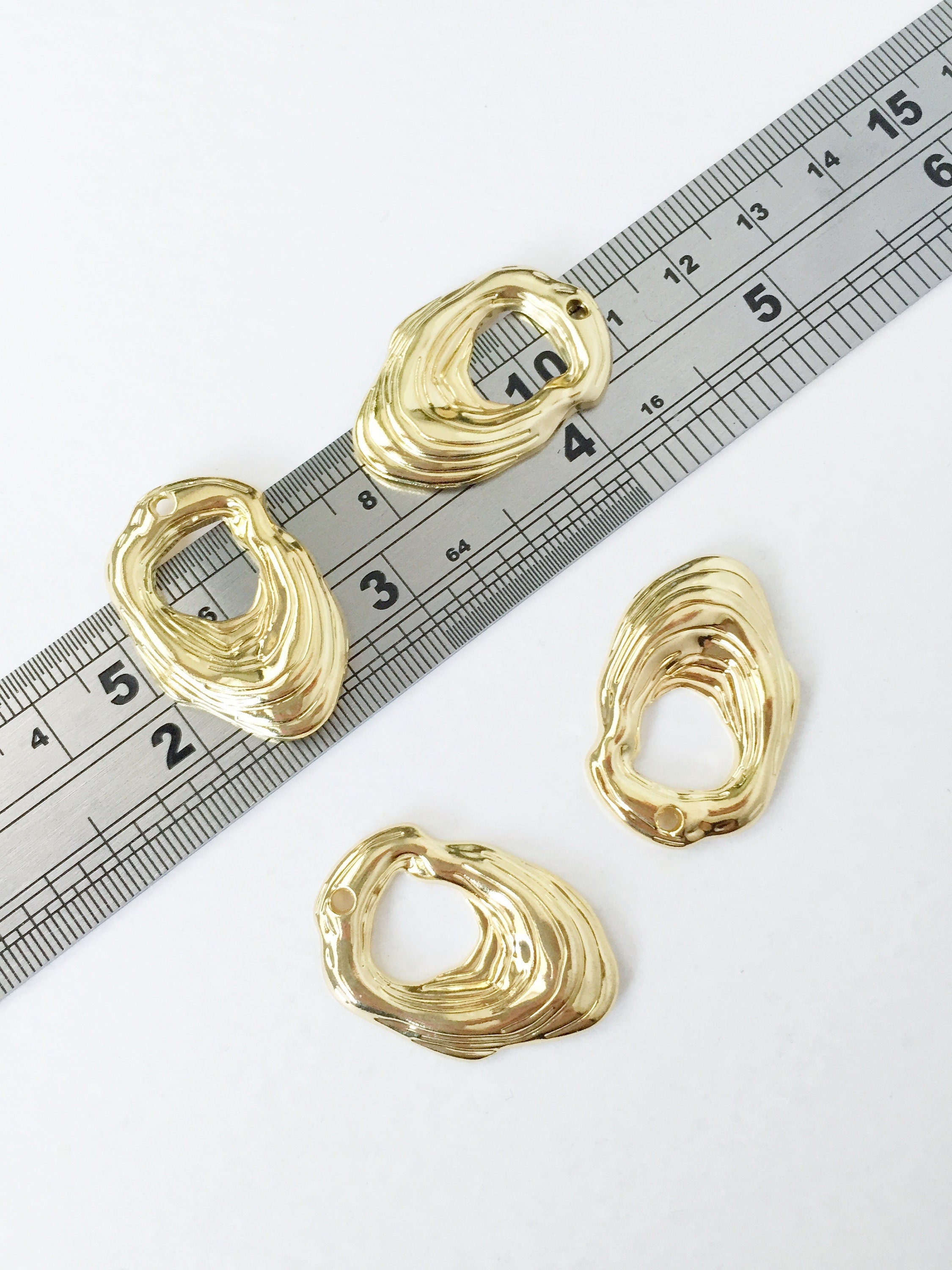 2 x Gold Plated Puddle Shaped Pendants, 30x20mm (0874G)