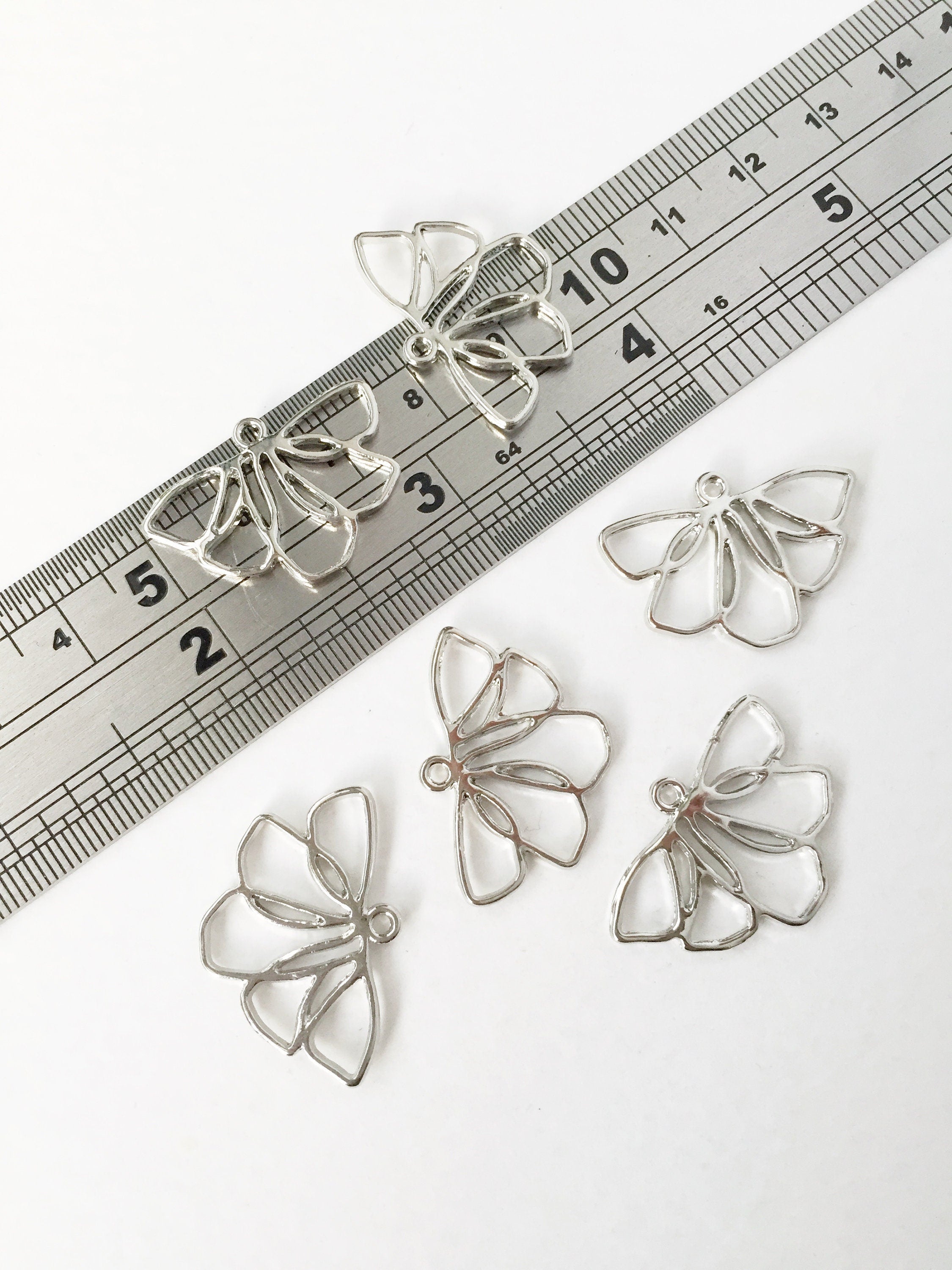 6 x Platinum Plated Flower Pendants, 26x18mm Half Flower Links (0869)
