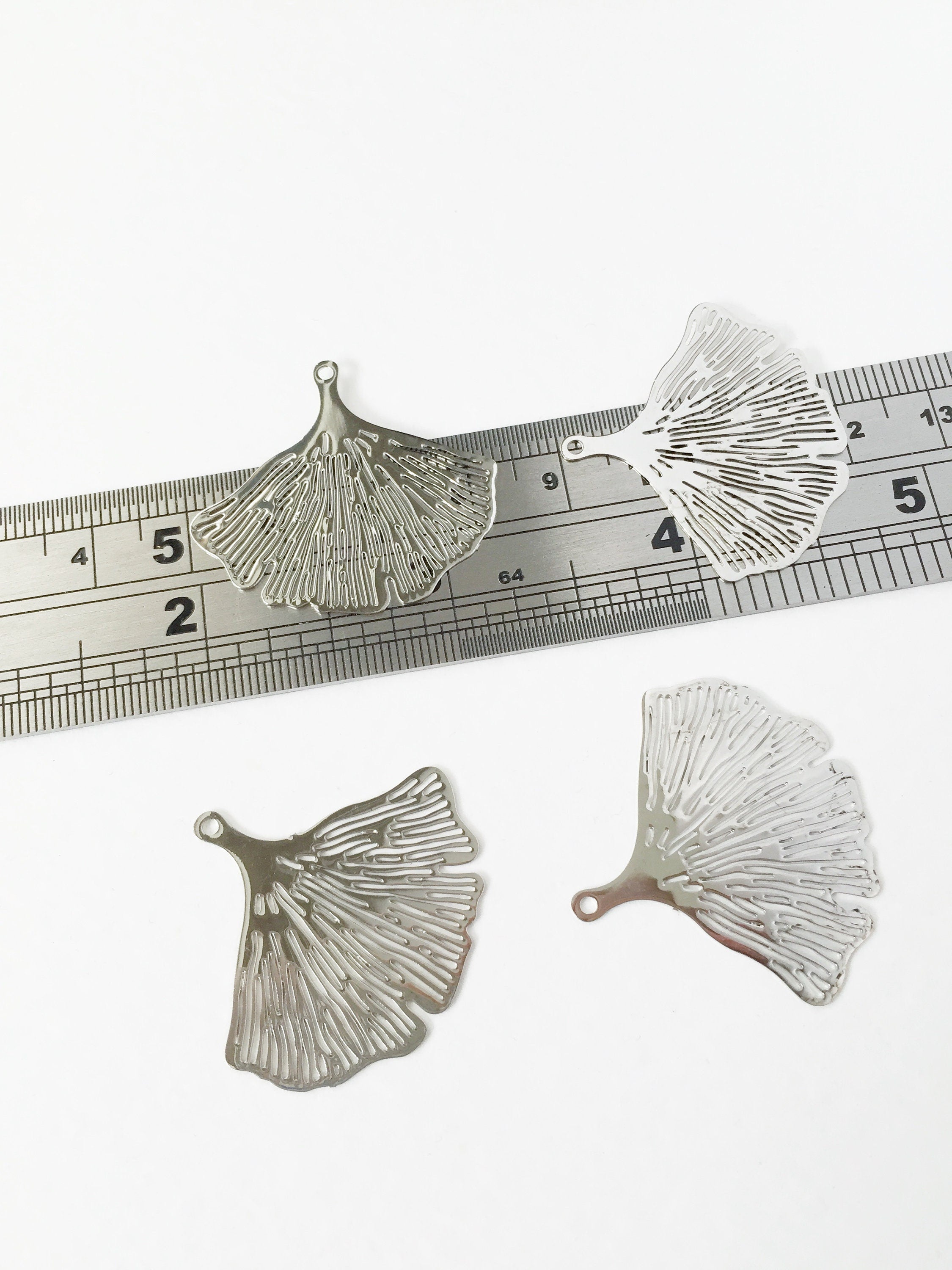 2 x Platinum Plated Etched Metal Ginkgo Leaf Pendants, 30x33mm (0577)