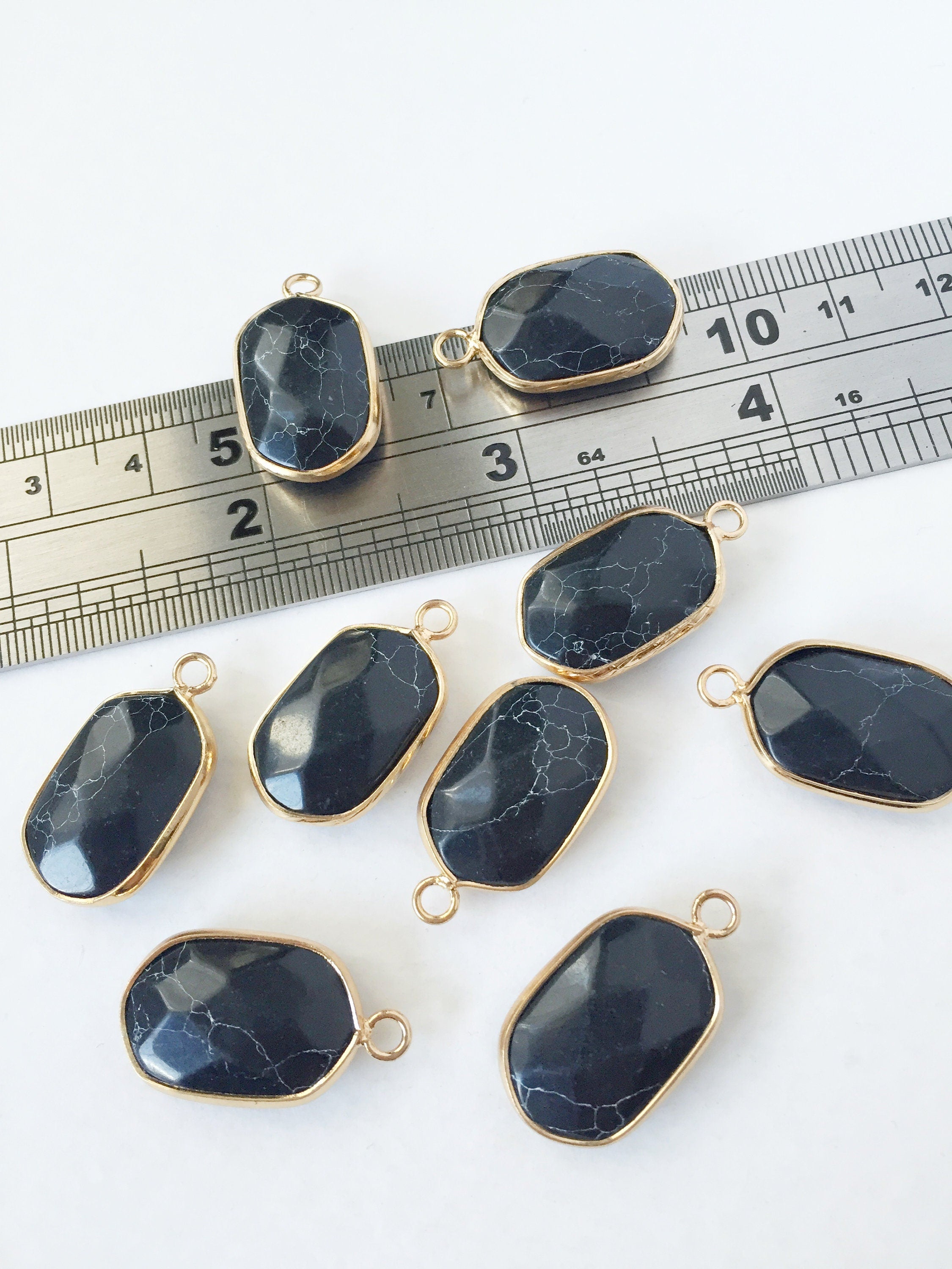 1 x Black Turquoise Pendant, 25x14mm Faceted Hexagon Gemstone Charm (0591)