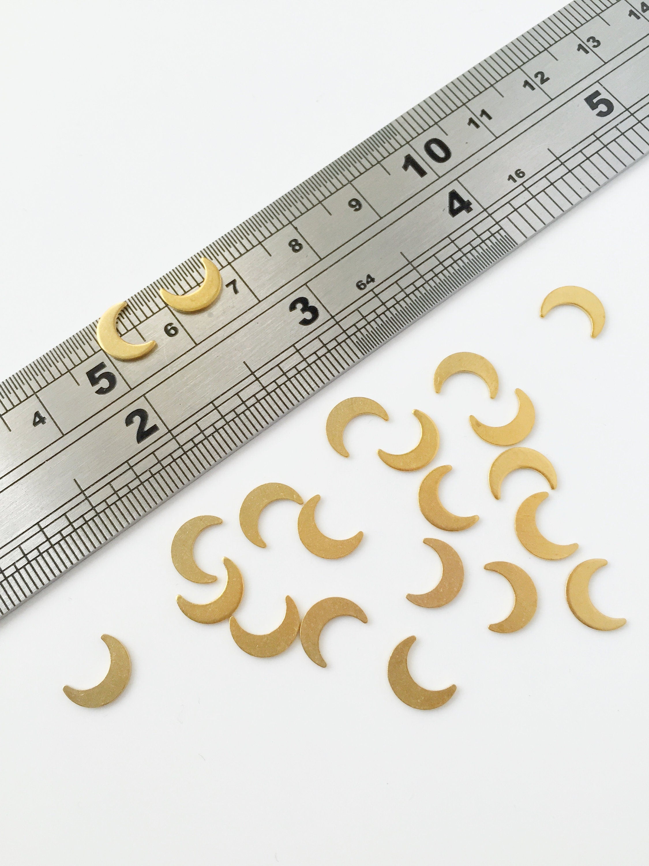 8 x Tiny Raw Brass Crescent Moon Blanks, 8.5x6mm (C0387)