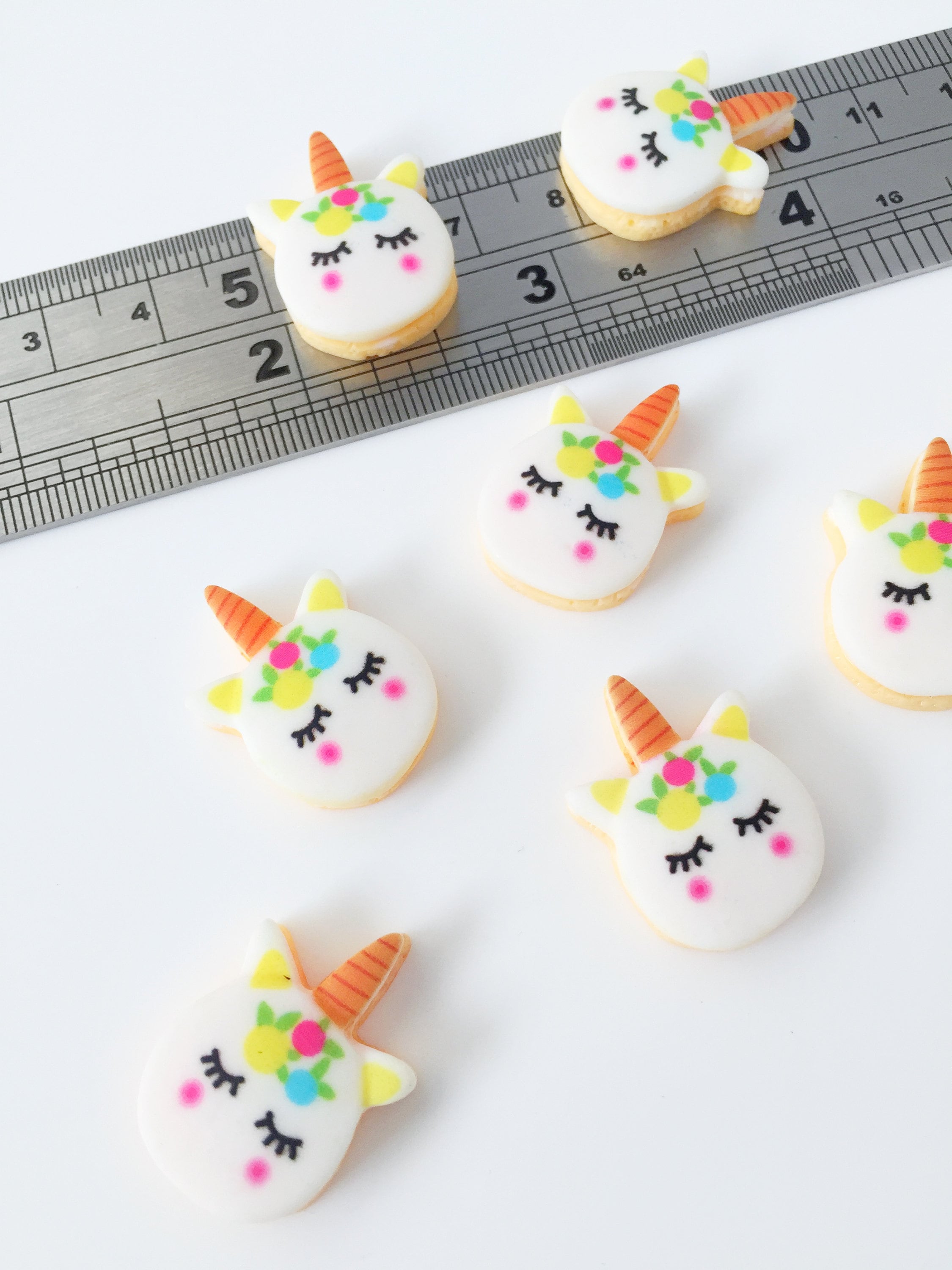 10 x Cute Unicorn Resin Cabochons, 22x16mm (1721)
