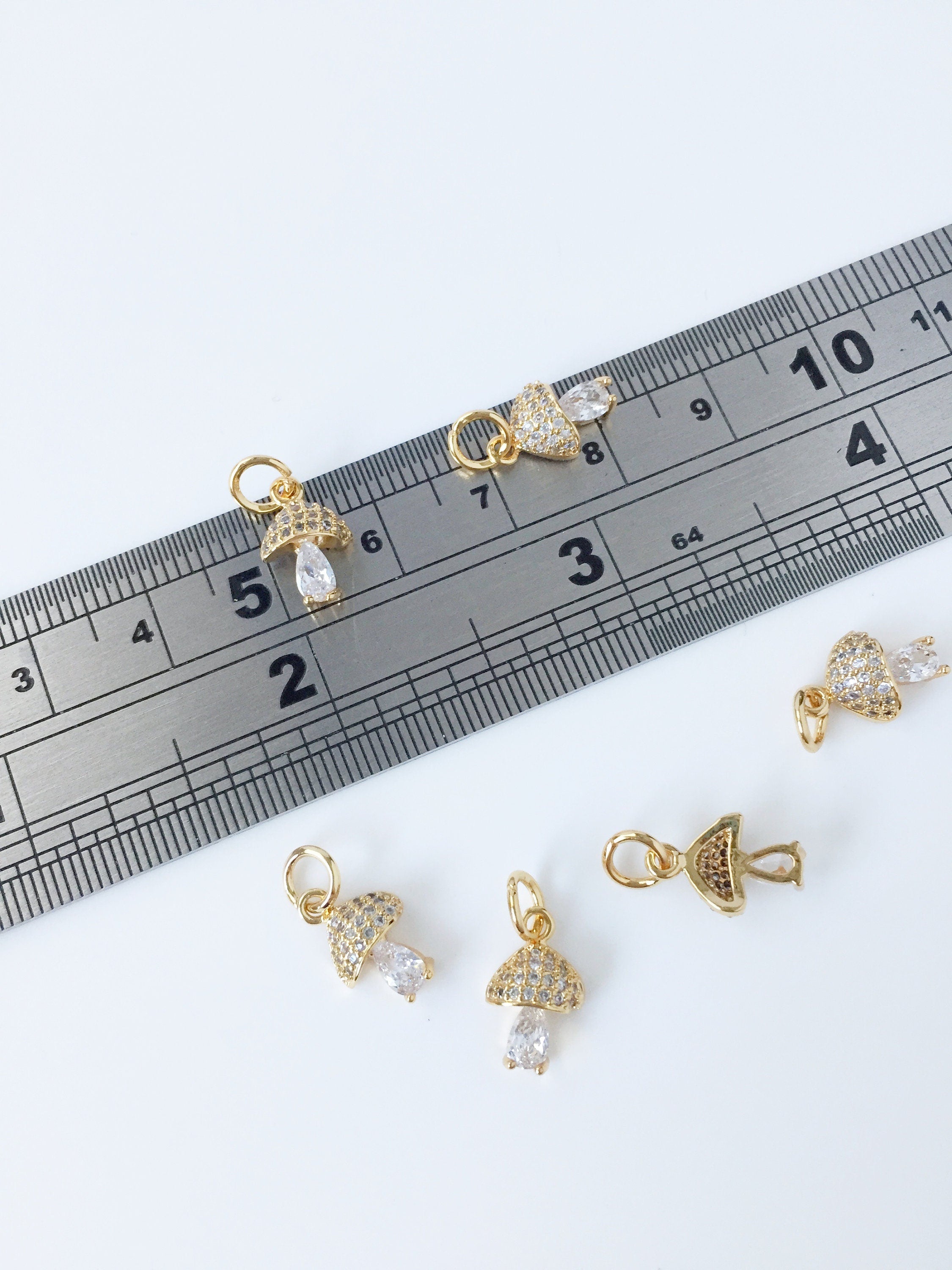 1 x 18K Gold Plated Mushroom Pendant with Cubic Zirconia, 12x7.5mm (2239)