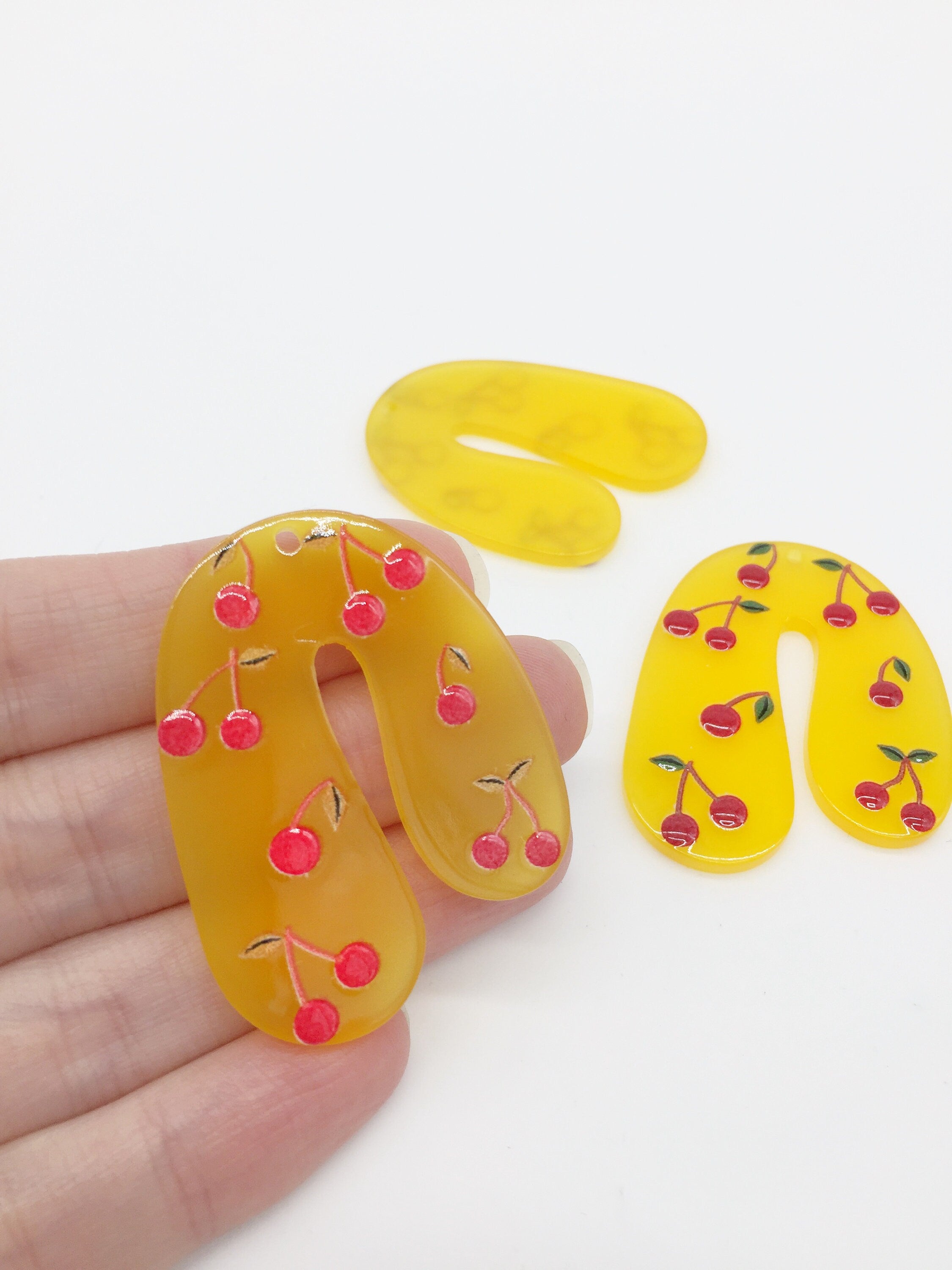 2 x Yellow Irregular Arch Shape Cherry Pendants, 46x35mm (2325)