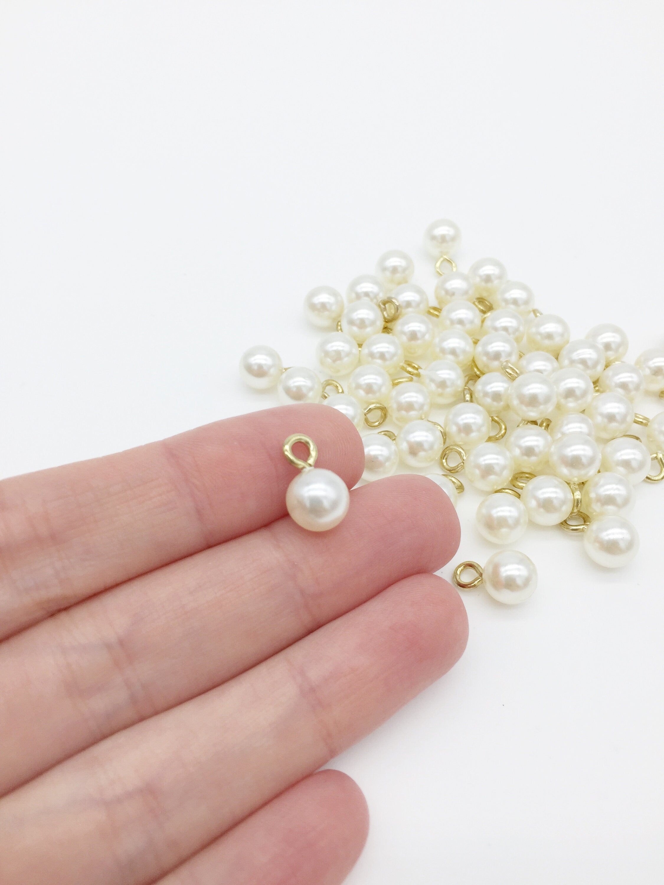 8 x Off White Pearl Charms with Gold Plated Stainless Steel Loop, 8mm (3096G)
