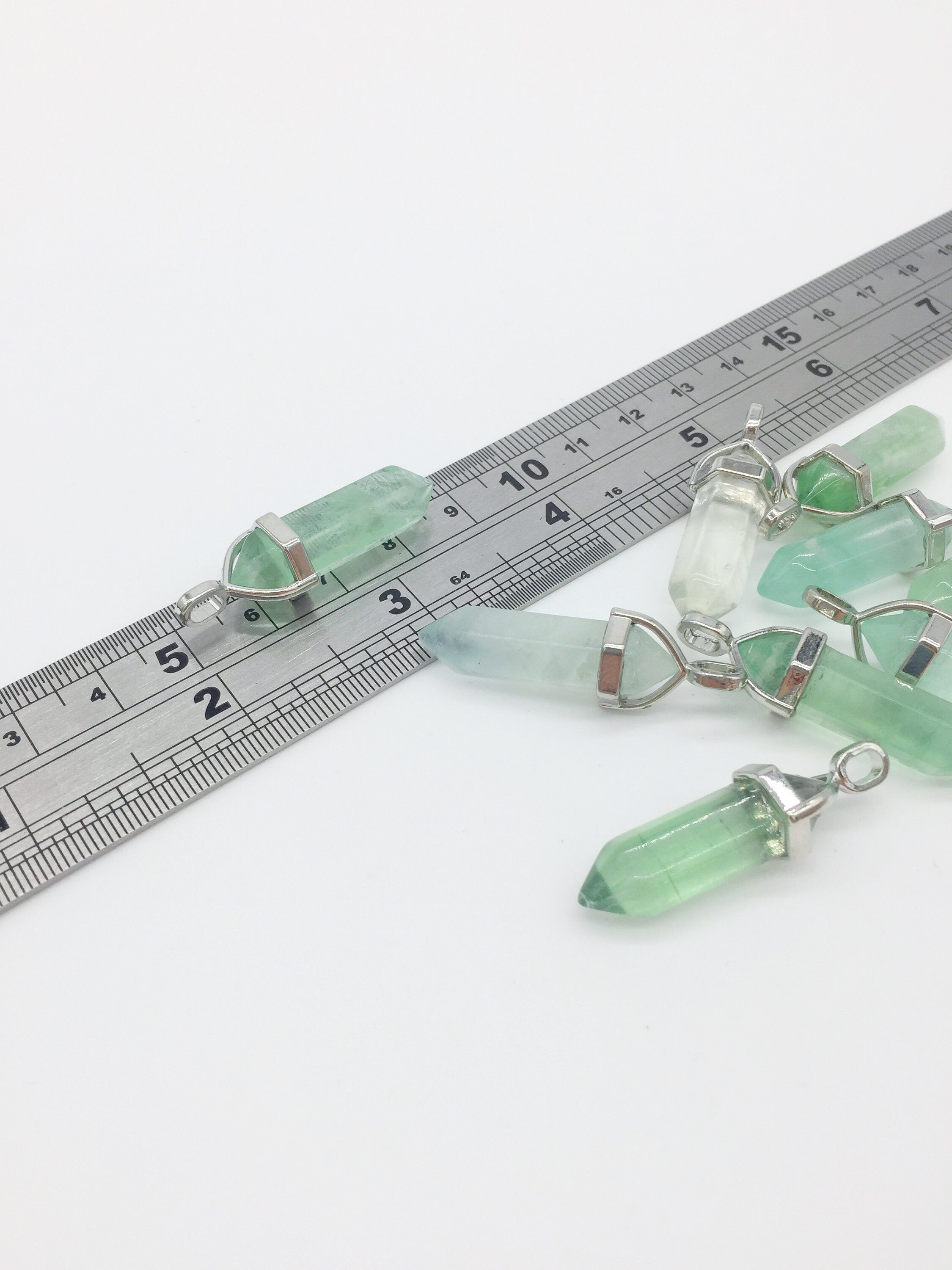 1 x Pointed Green Fluorite Healing Crystal Pendant with Bail, 43x13mm (0404)