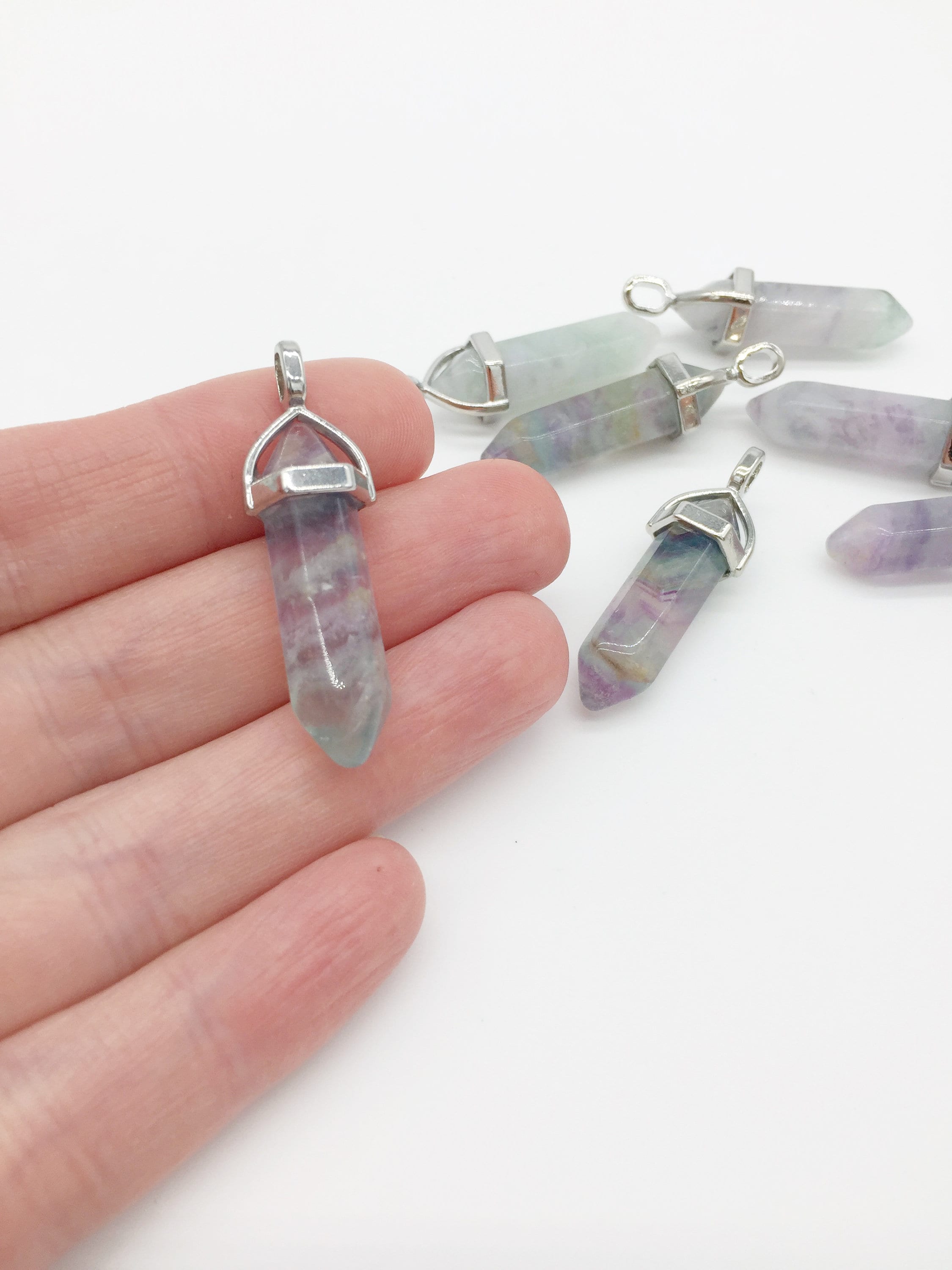 1 x Pointed Fluorite Crystal Pendant, 43x13mm Healing Gemstone Pendant with Bail (0376)