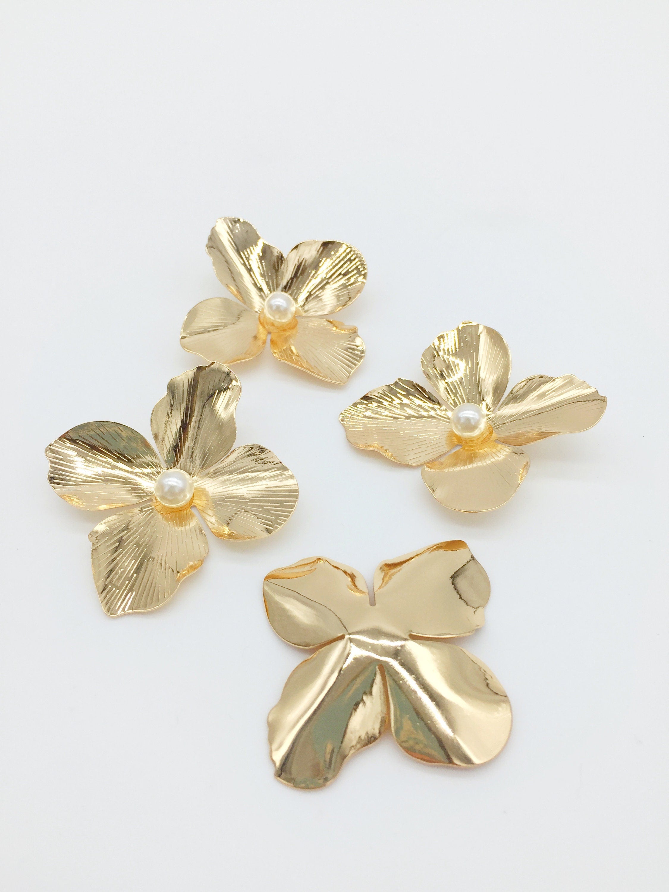 2 x Gold Metal Flowers With Textured Petals, 43x40mm (3225)