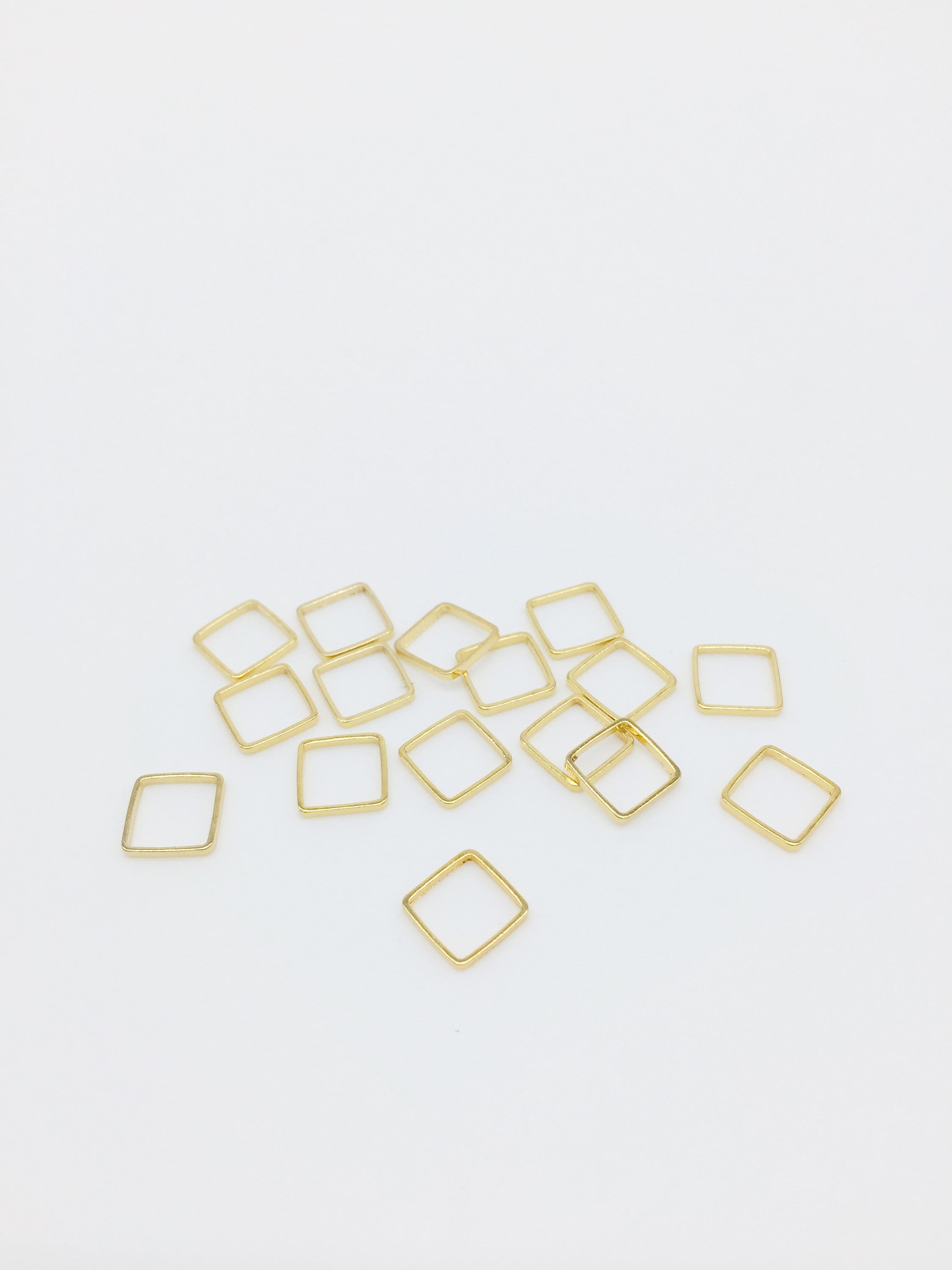 10 x 18K Gold Plated Square Connectors, 8mm Square Jewellery Links (3268)